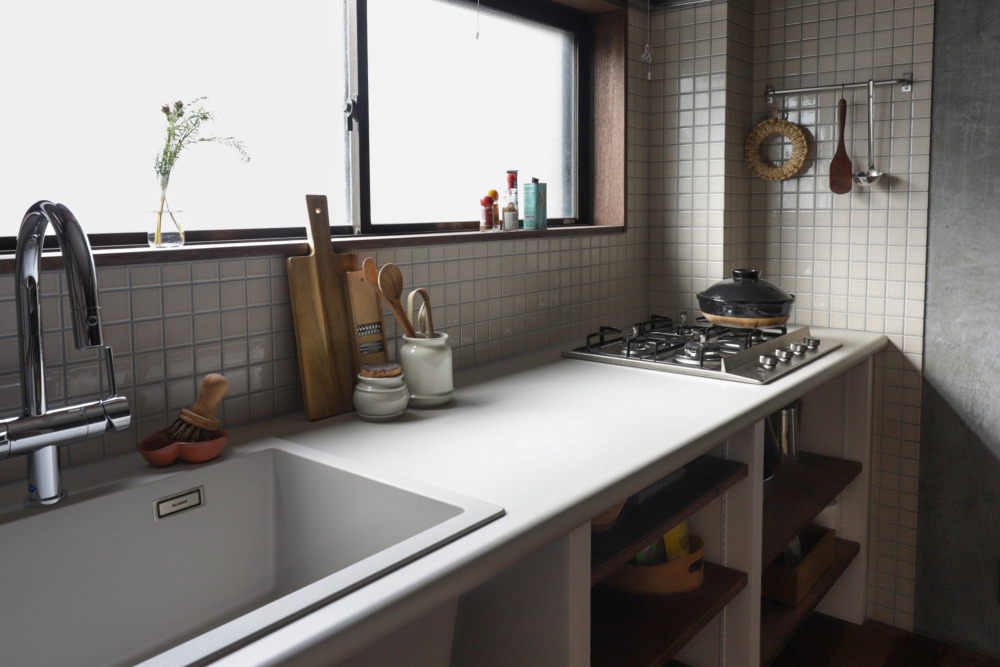 マットカラーのキッチン天板