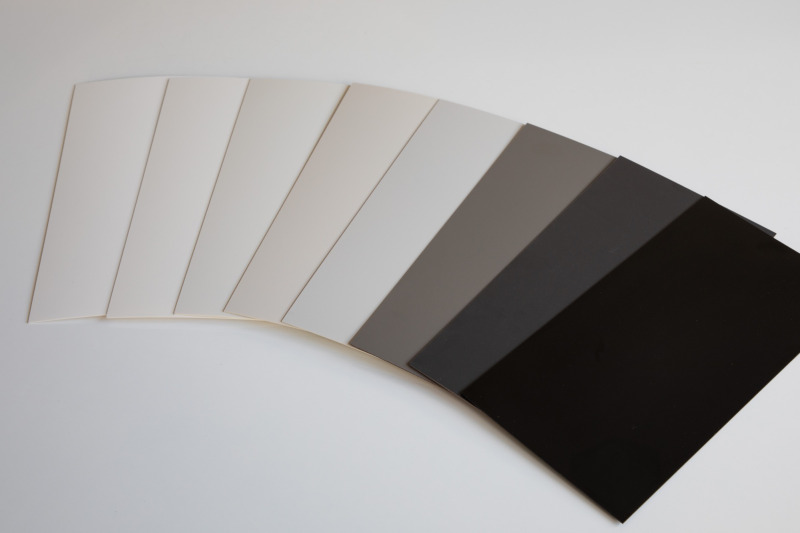 左上から、​ホワイト・オフホワイト・ホワイトベージュ・グレーベージュ・ライトグレー・グレー・ダークグレー・ブラック。​
