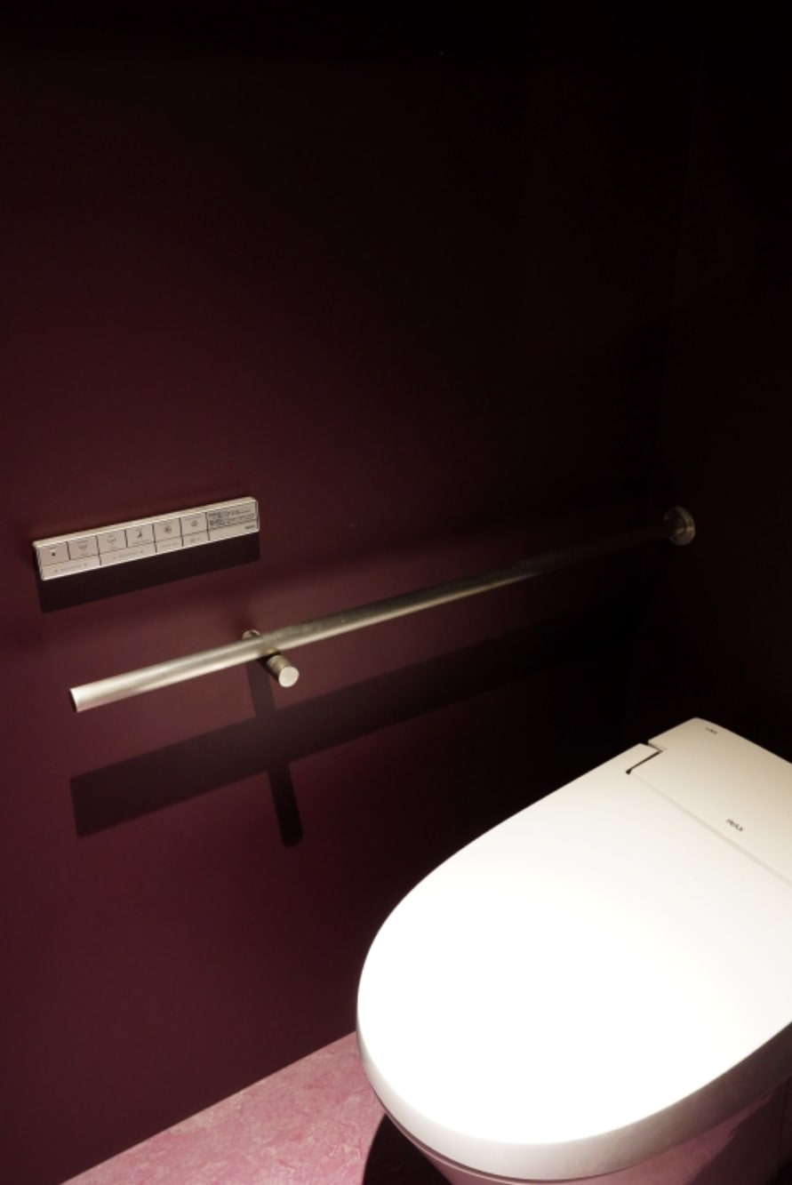 「やわらかい壁」で暮らしを仕切る。気分や使い方に合わせて間取りを自由につくる、“どこでもカーテン”の家23