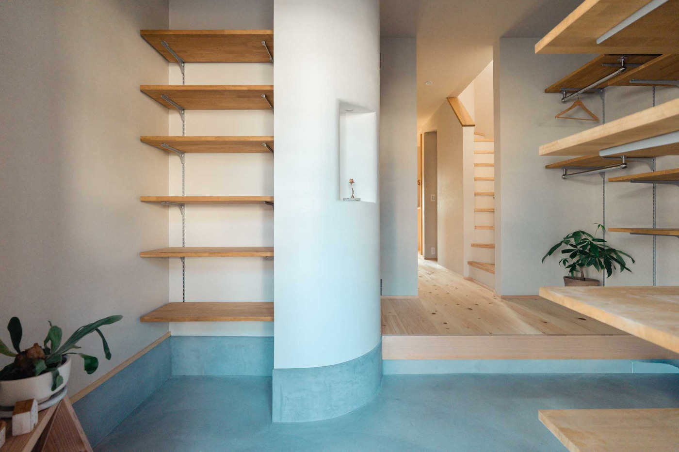 築28年戸建ての1階リノベ。玄関・洗面・LDK、家族の暮らしのベースになる場所を心地よく整える1