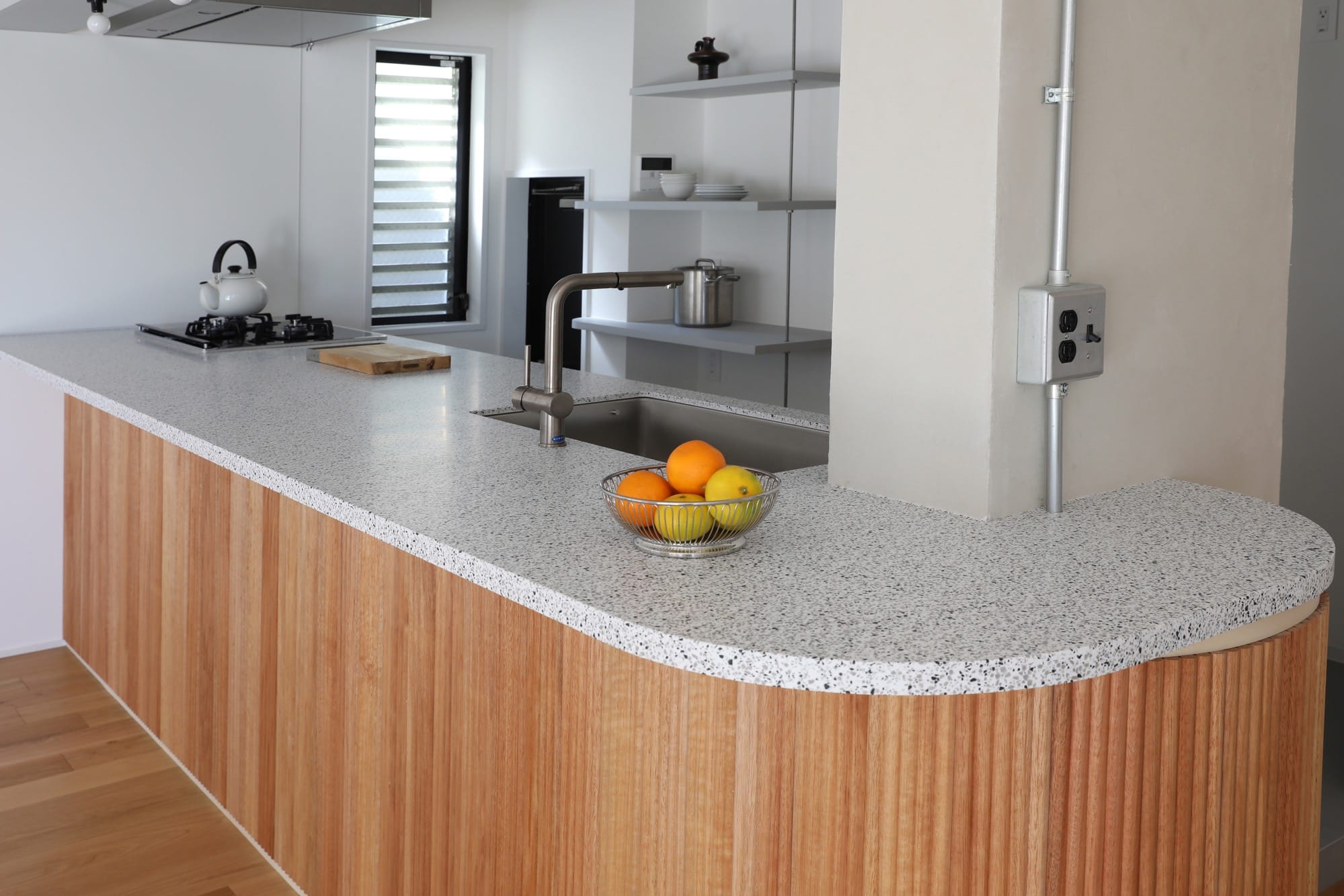 リビングとダイニングを繋げる“主役級キッチン”！ファミリー向け賃貸マンションリノベ Vol.2