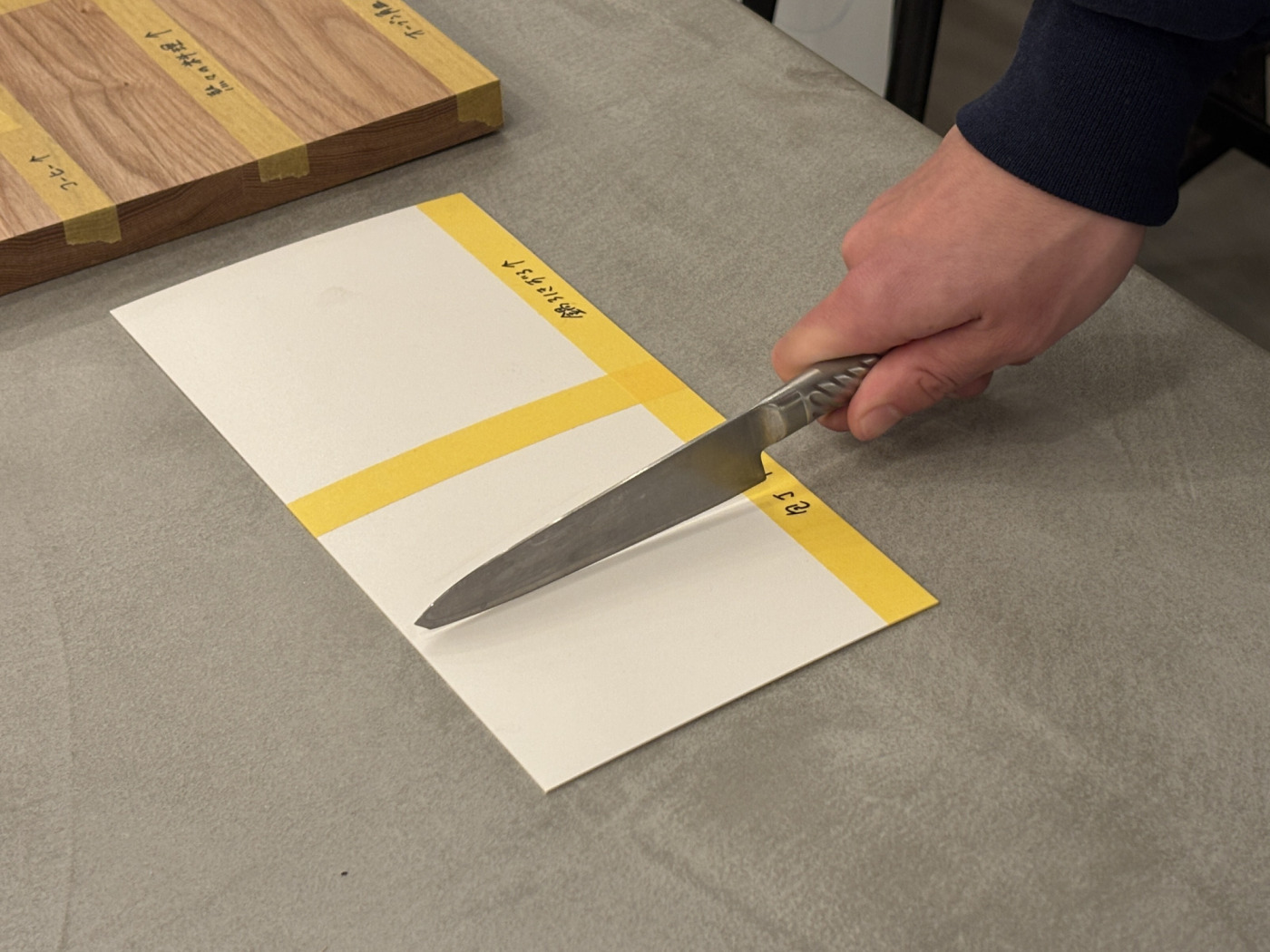 キッチン天板を​素材別で​比較！​暮らしの​“リアルな​汚れ・熱・傷”に​ついて​検証してみた​41