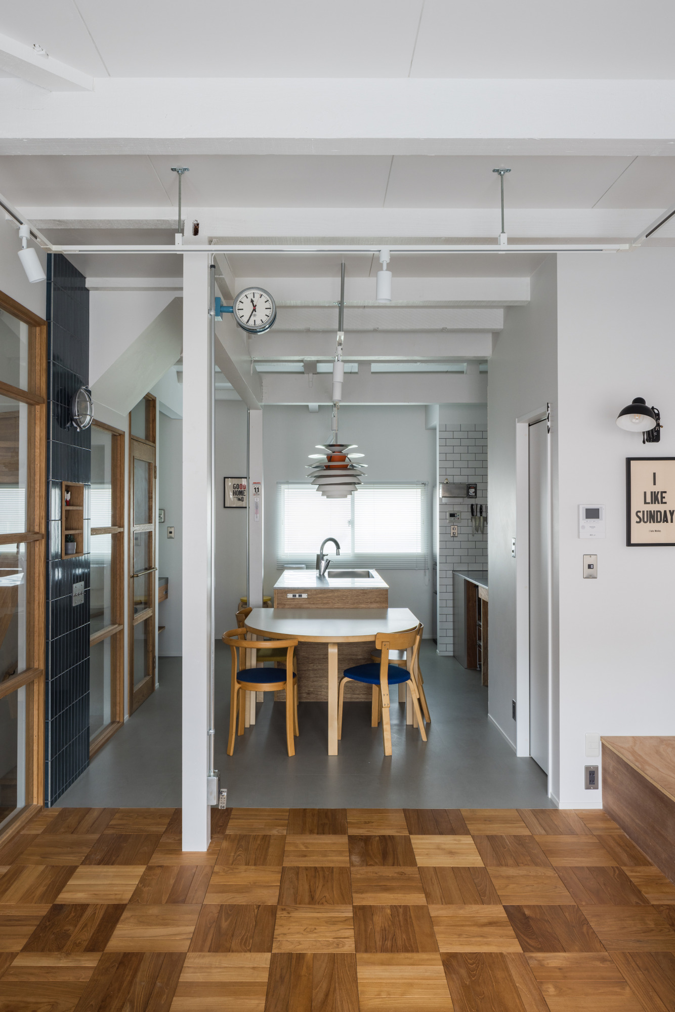 実家を引き継ぎ、“集まるリビング”を中心に再構築した、3世代6人の住まい3