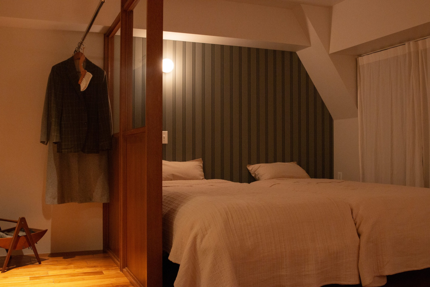 照明でメリハリを付けて、夜は就寝に向けて静かにくつろぎの時間が過ごせそう。