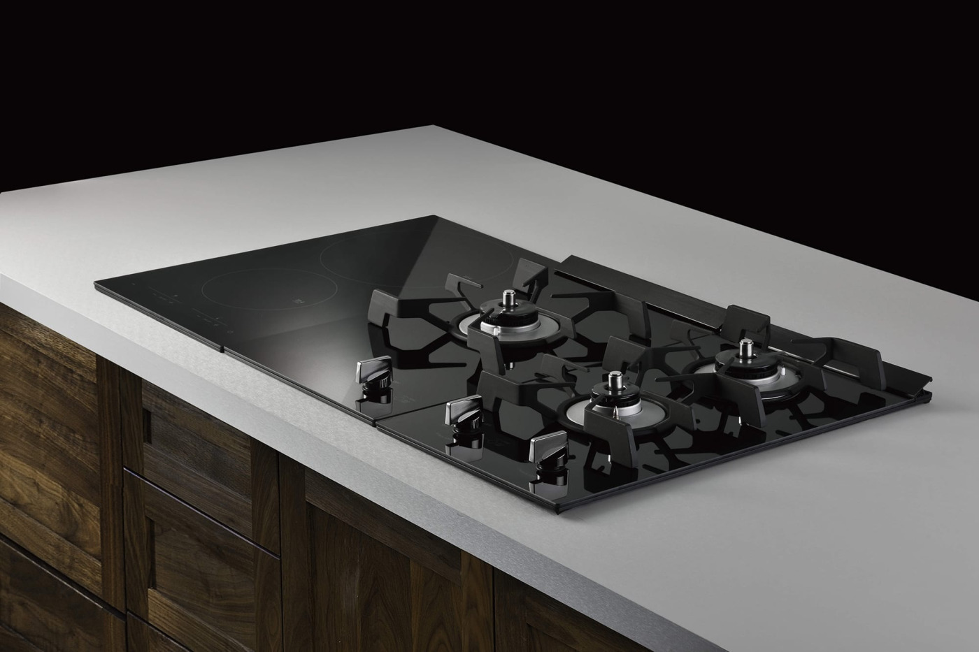 左からIH、ガス1口、ガス2口を連結させ組み合わせた事例。