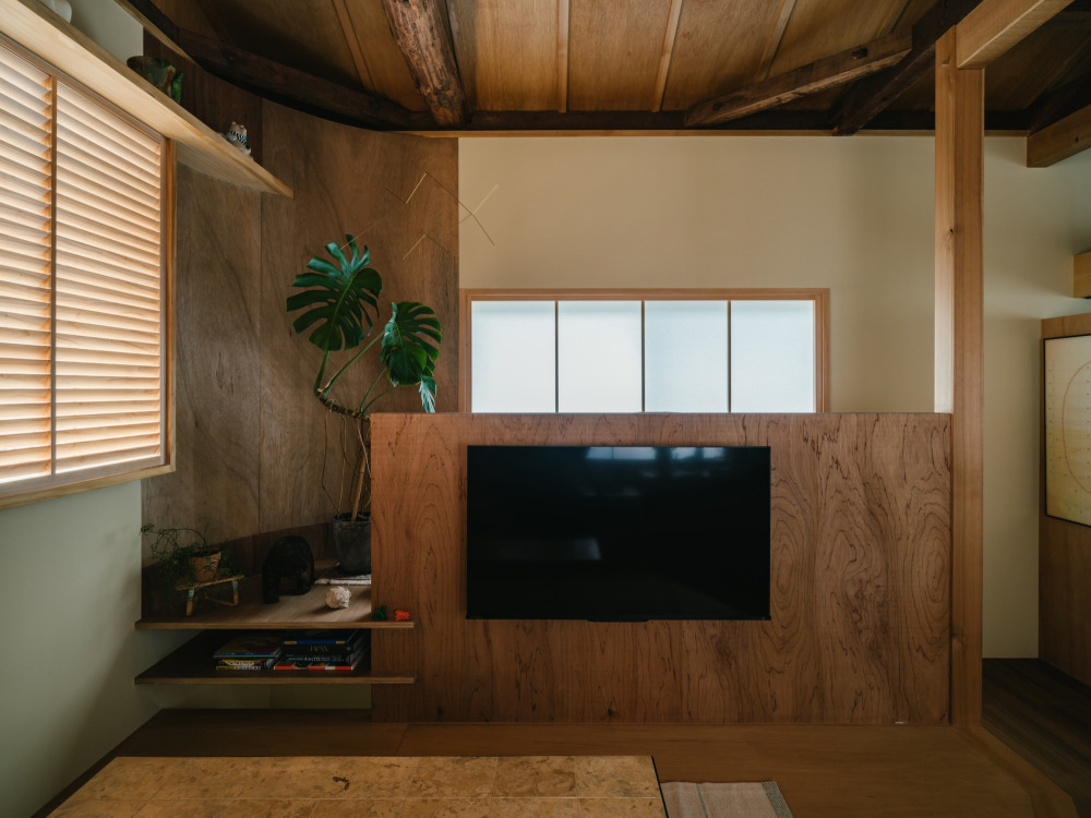 古さも​新しさも、​和も​洋も、​バラバラな​素材を​丁寧に​重ねて​つくりあげる​築古戸建て​リノベーション Vol.6