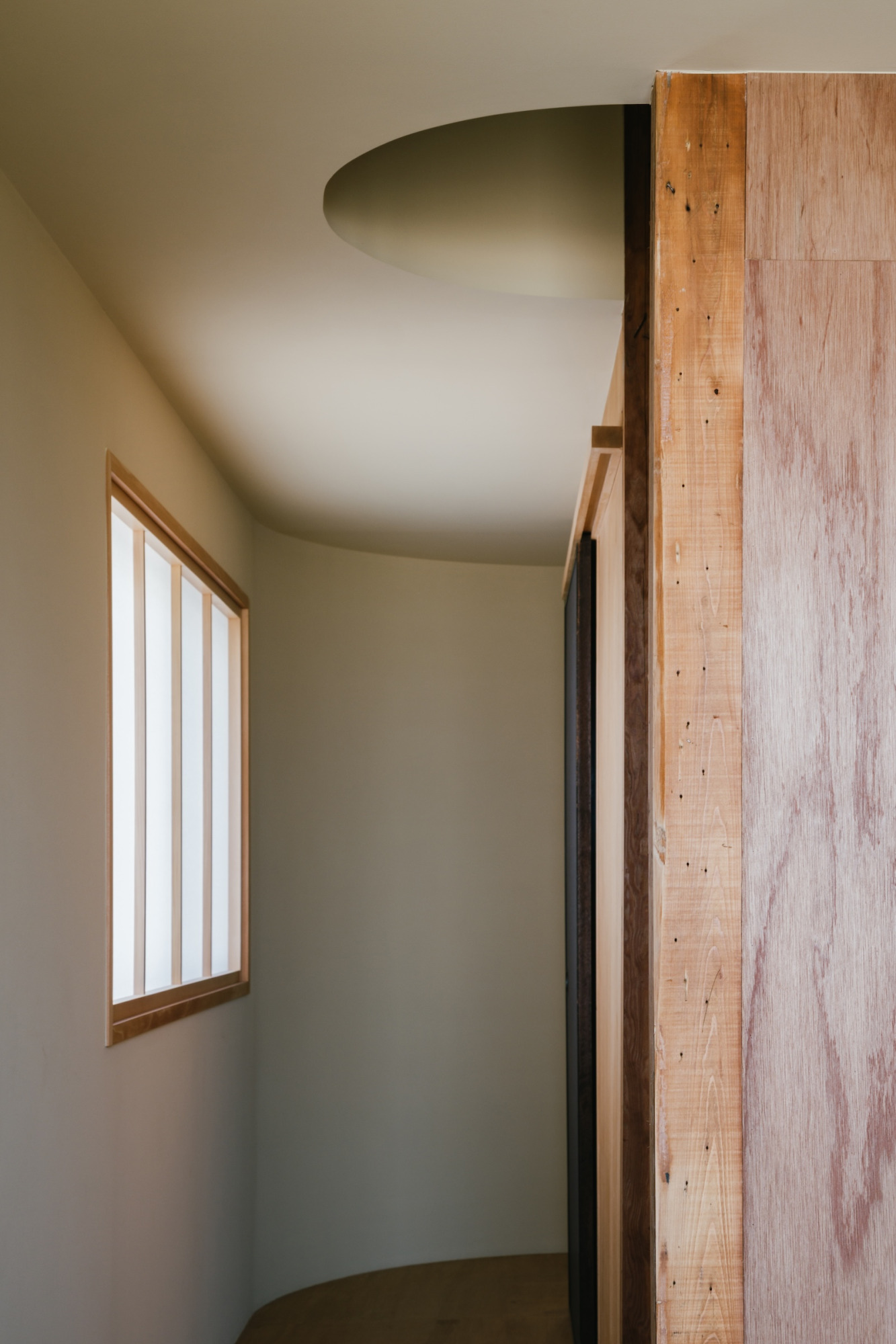 古さも​新しさも、​和も​洋も、​バラバラな​素材を​丁寧に​重ねて​つくりあげる​築古戸建て​リノベーション15