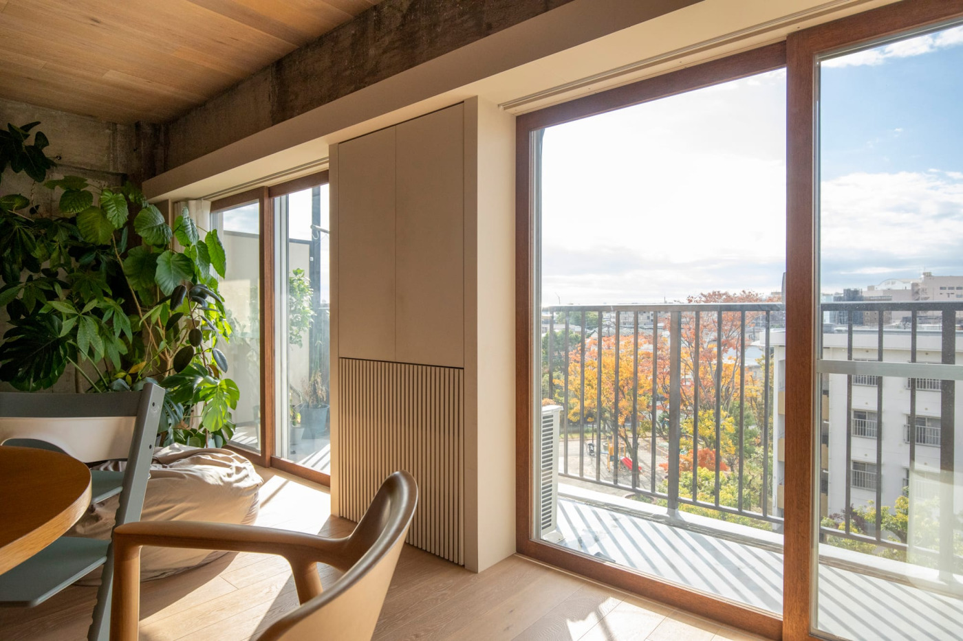 窓辺の距離が近くなる