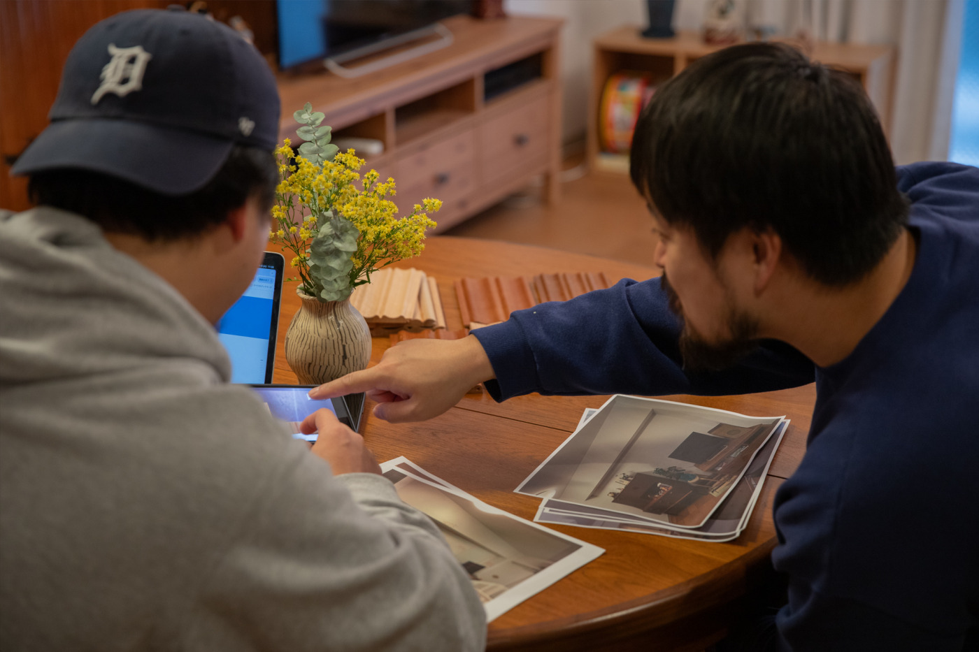 施工中の様子を、スマホの写真で振り返りながら。