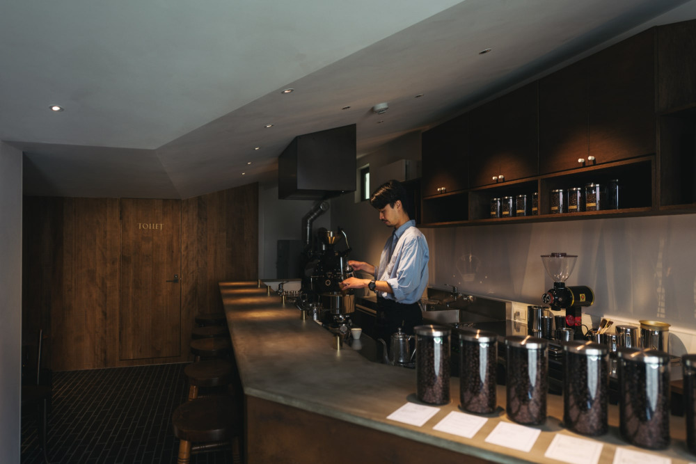 純喫茶のこもり感と、おひとり様も入りやすい大らかさ。“二つの顔”を持つ、街の小さな喫茶店