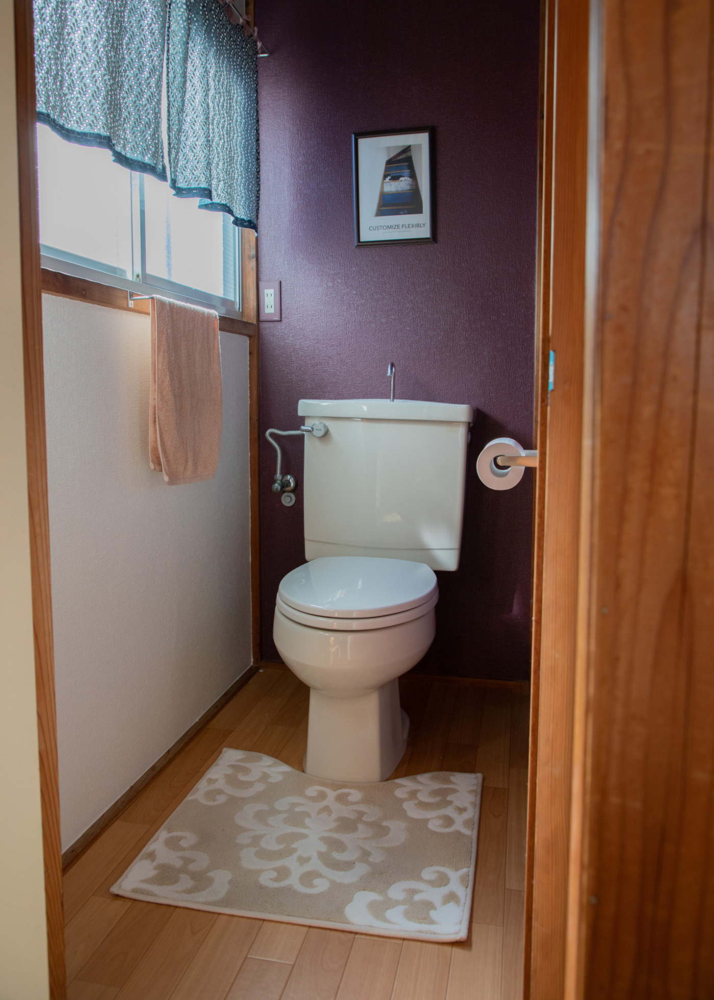 塩ビシートだった、築古戸建のトイレ床を『ハニカムタイル』に変えてみた！3