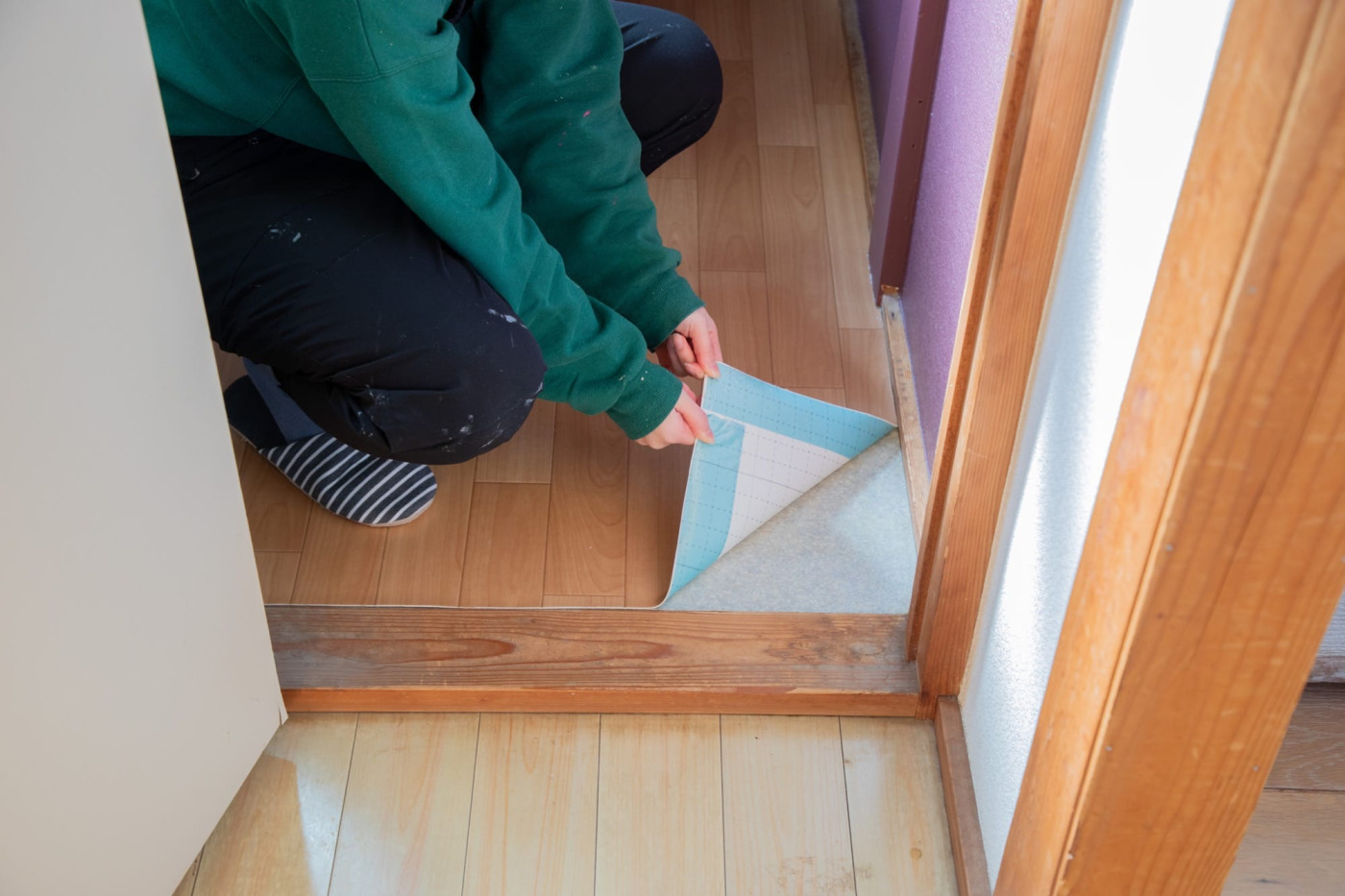 塩ビシートだった、築古戸建のトイレ床を『ハニカムタイル』に変えてみた！26