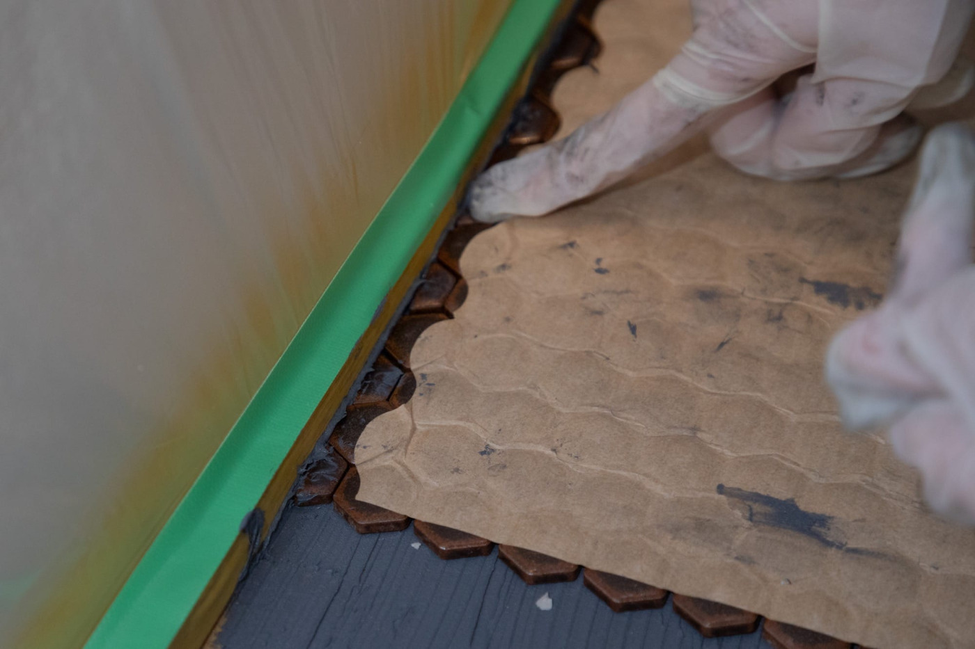 塩ビシートだった、築古戸建のトイレ床を『ハニカムタイル』に変えてみた！88