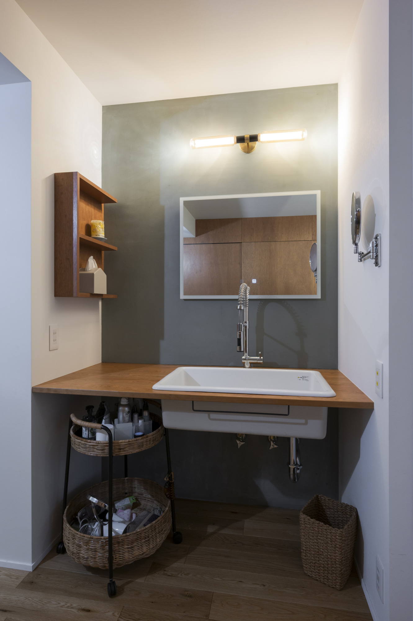 縦長住戸でも光が届く空間はつくれる！光と風、人の動きもぐるりと回遊する住まい21