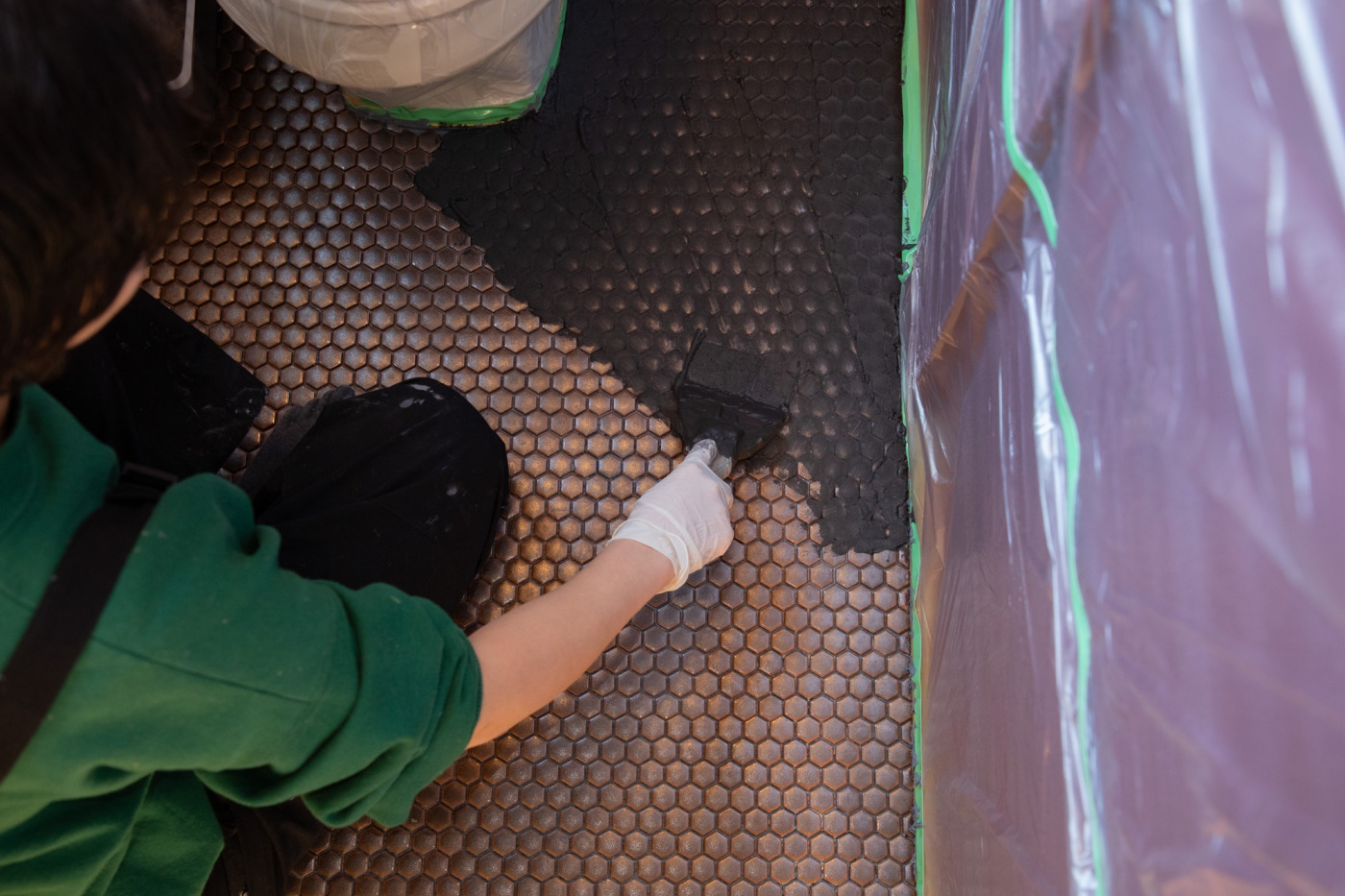 塩ビシートだった、築古戸建のトイレ床を『ハニカムタイル』に変えてみた！142