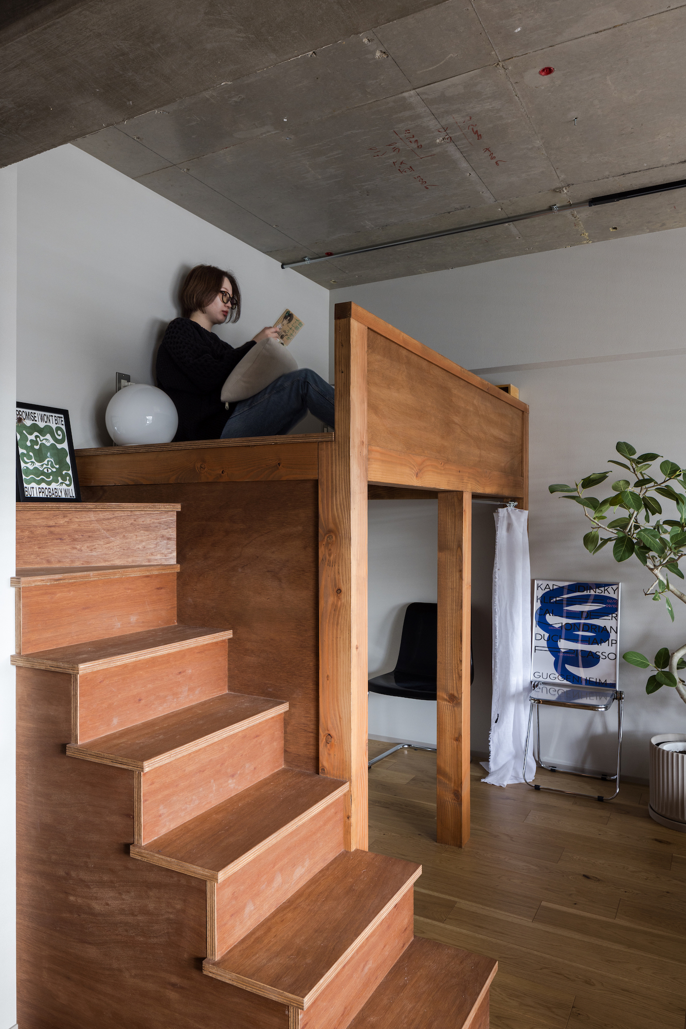 厨房みたいなキッチンと、こもれるロフト。それぞれの“基地”で自分時間を満喫する、ふたり暮らしのマンションリノベーション9