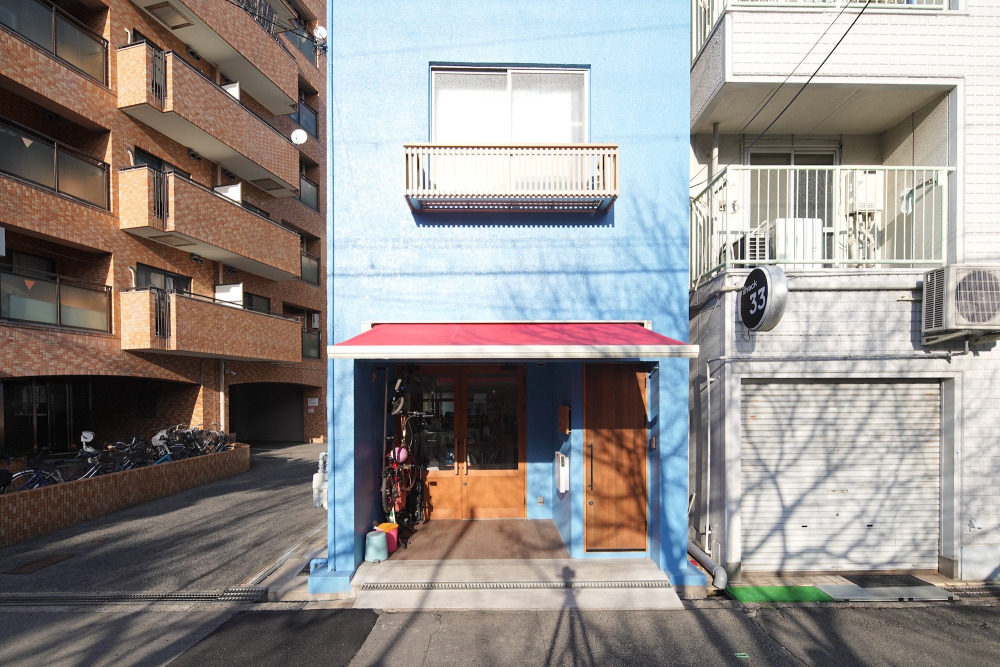 将来は書店＆カフェも。住まいと店舗をひとまとめにした駅前ビル1棟リノベ