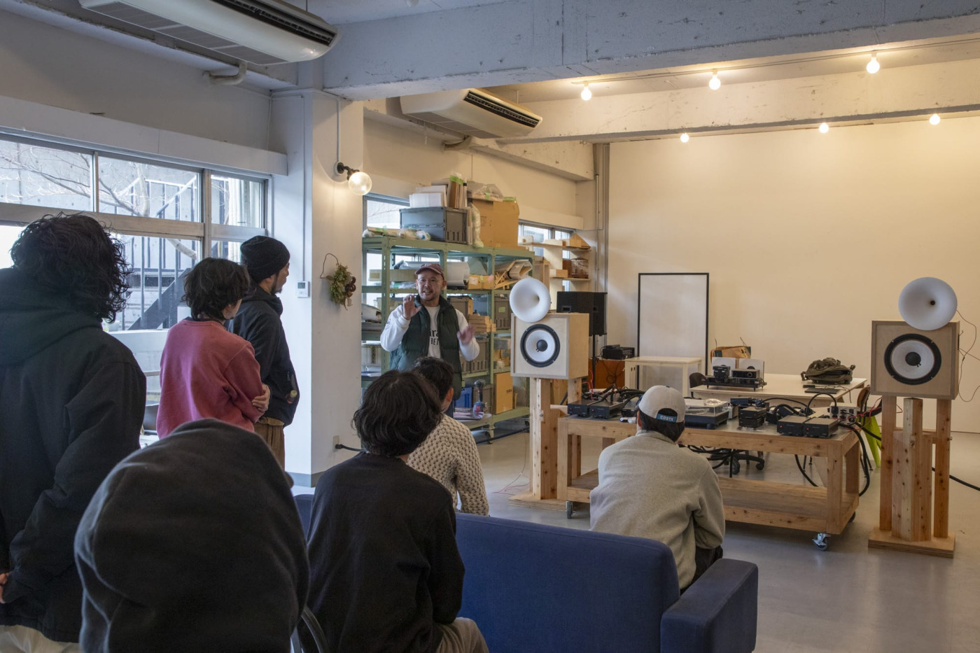 自宅にあった自作スピーカーをtoolboxオフィスの地下に持ち込み、試聴会をやりました。スピーカーづくりの話も何話目かで語ろうと思います。