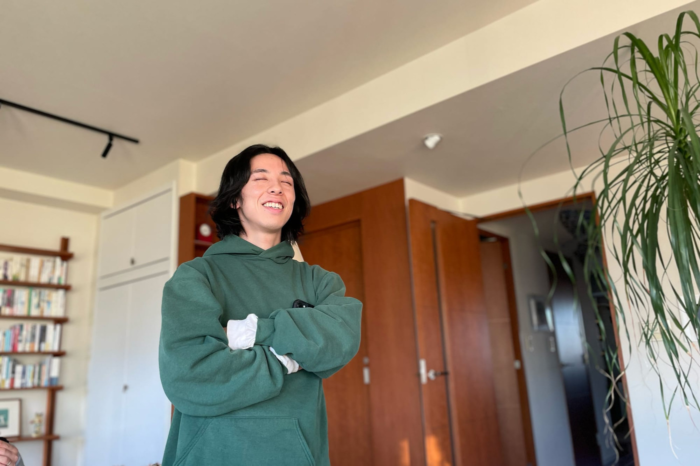 コラムで実際の音の変化はお伝えできませんが、工事担当がいつも聞いてるサカナクションを流してもらって、うっとりしてる顔でお察しください。