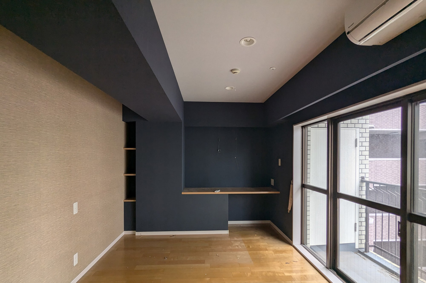 東側にある個室。