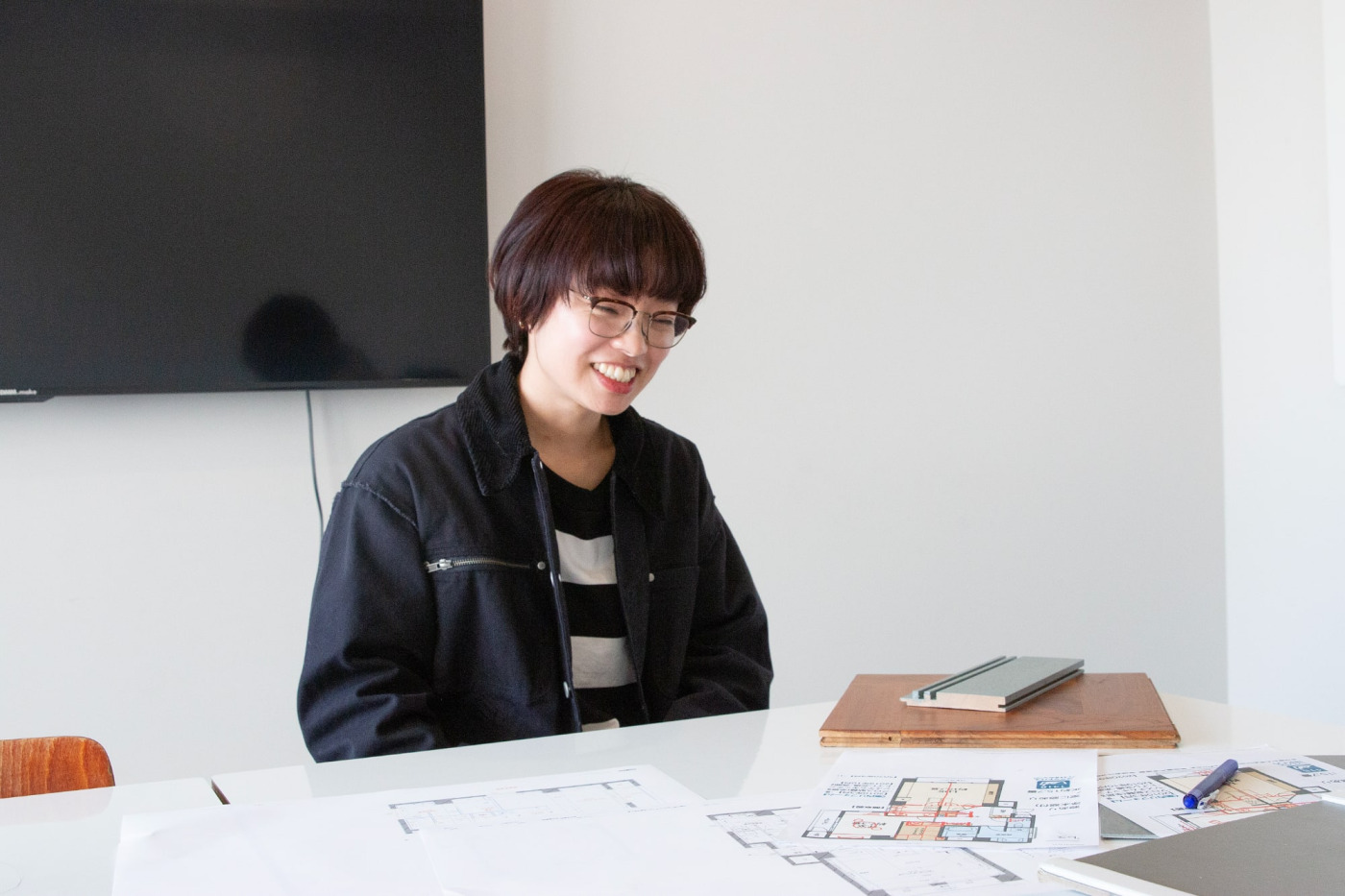 「内装設計担当」として白羽の矢が立ったのは、商品開発チームの山下。