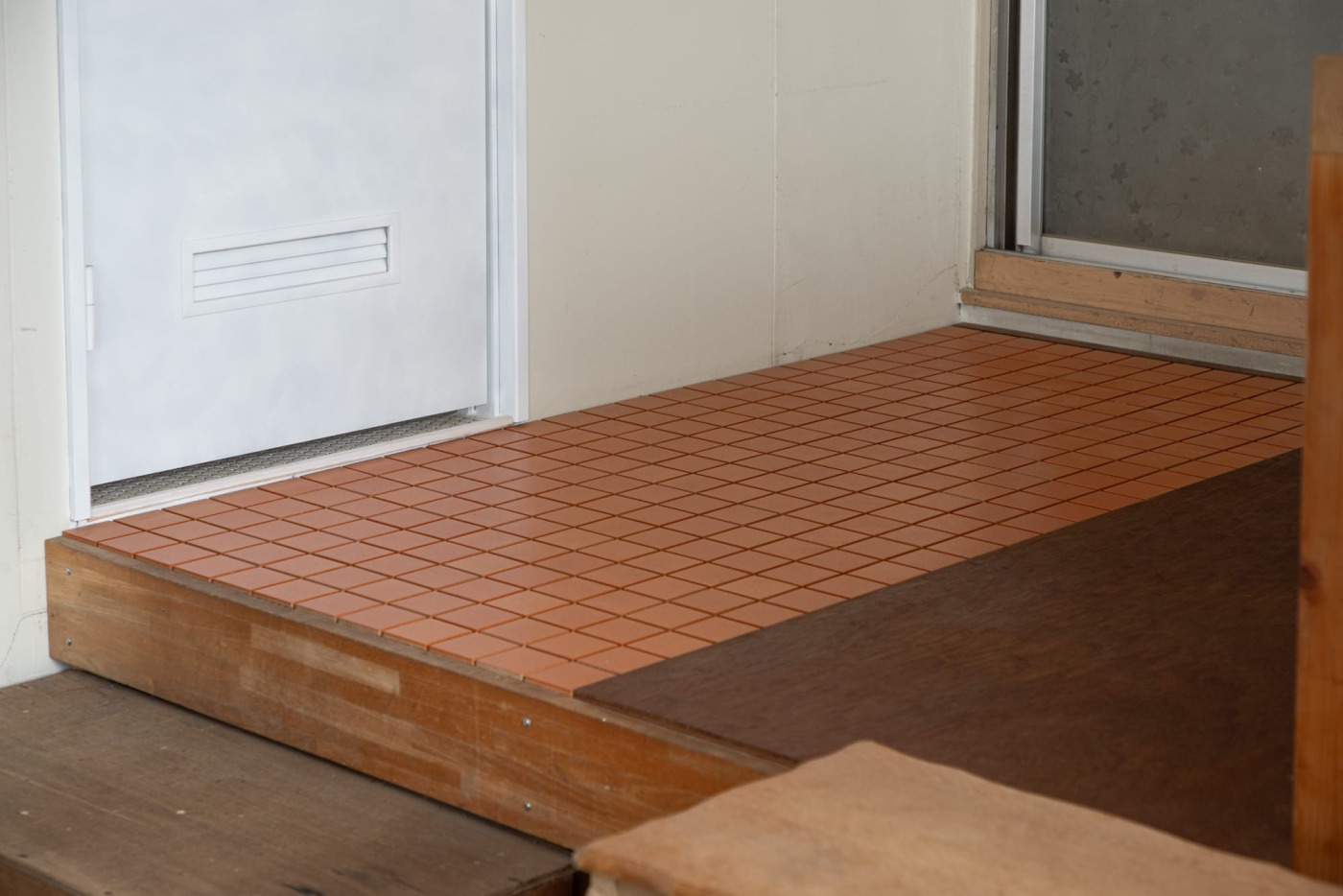 「完璧」より「アドリブ」？古い倉庫兼住居を、1年かけて改装した秘密基地DIY。5