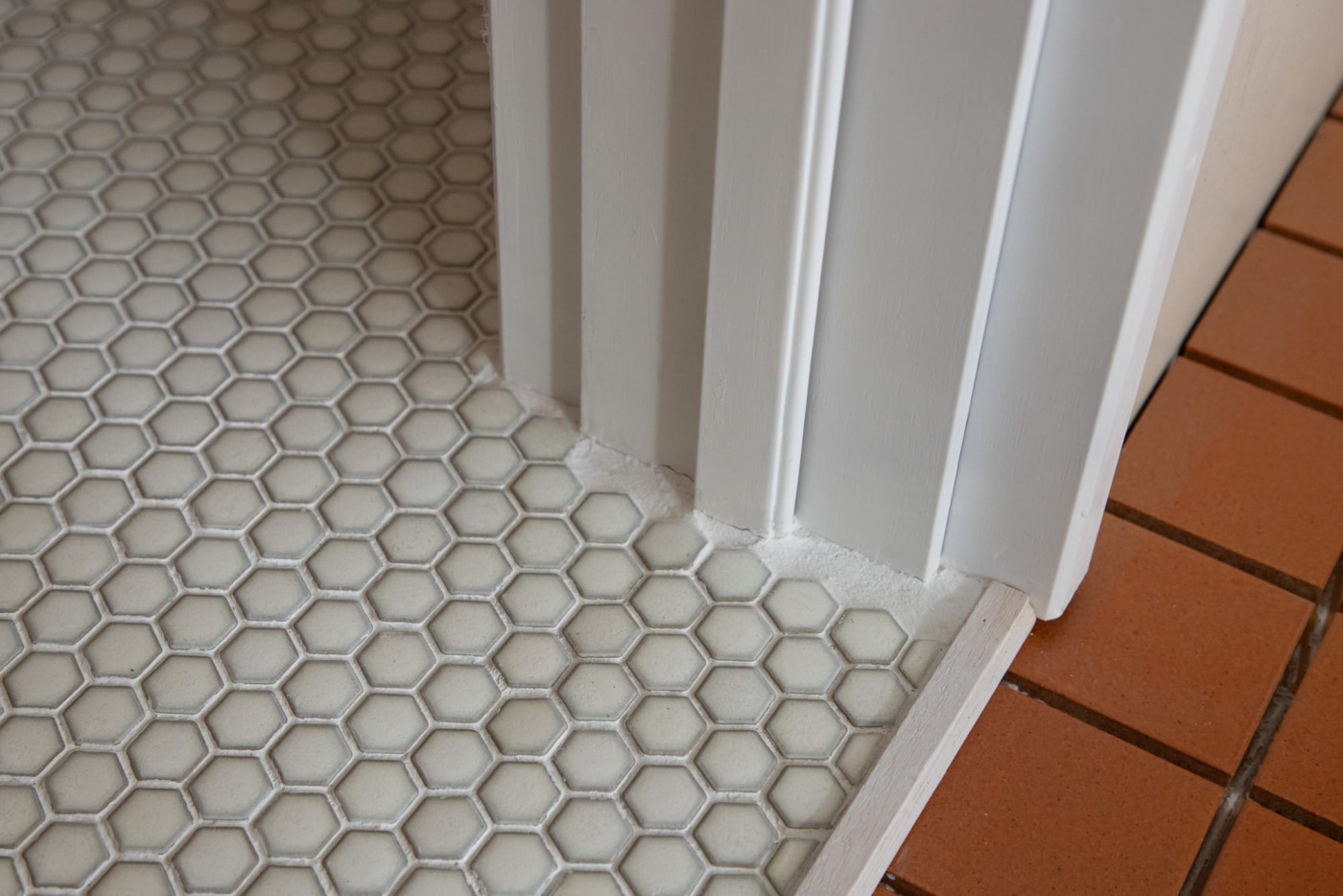 「完璧」より「アドリブ」？古い倉庫兼住居を、1年かけて改装した秘密基地DIY。11