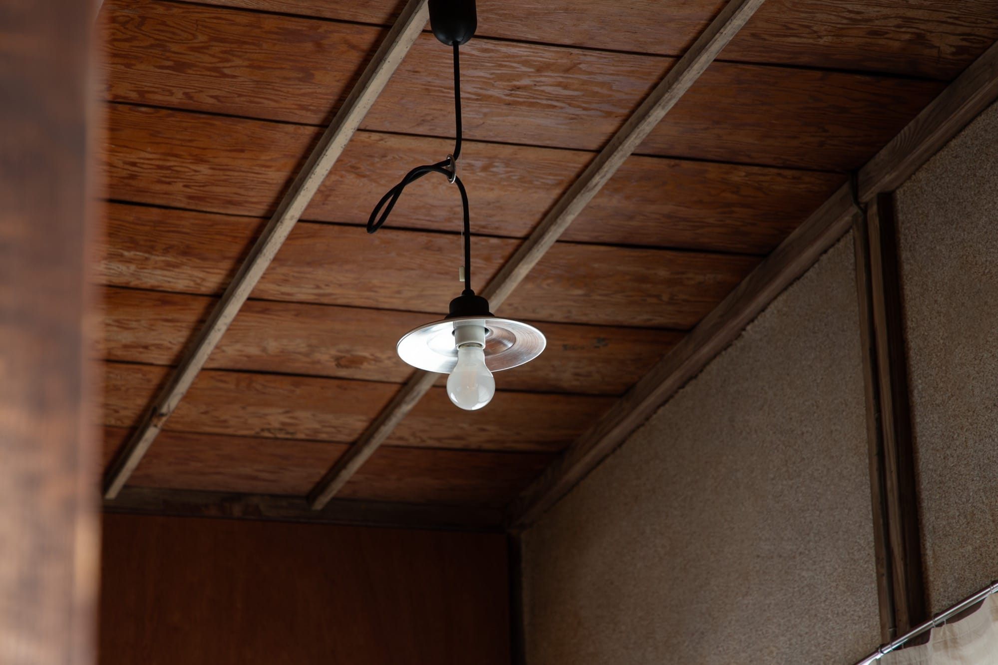 「完璧」より「アドリブ」？古い倉庫兼住居を、1年かけて改装した秘密基地DIY Vol.5