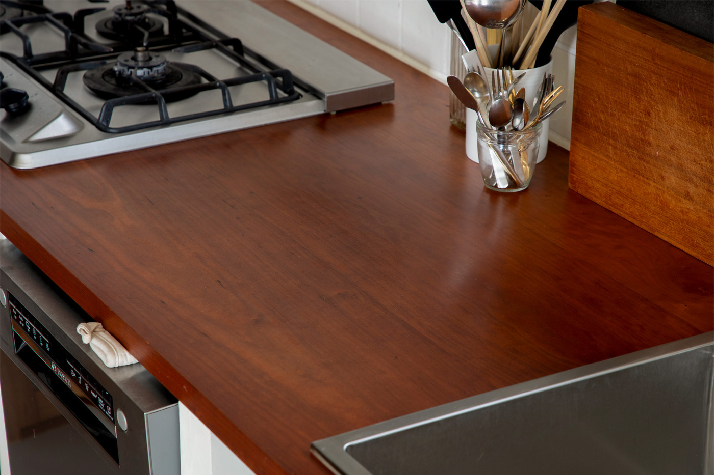 キッチン天板、​実際に​使ってみて​どう？素材別にリアルな使用感とお手入れ事情を徹底レポート33