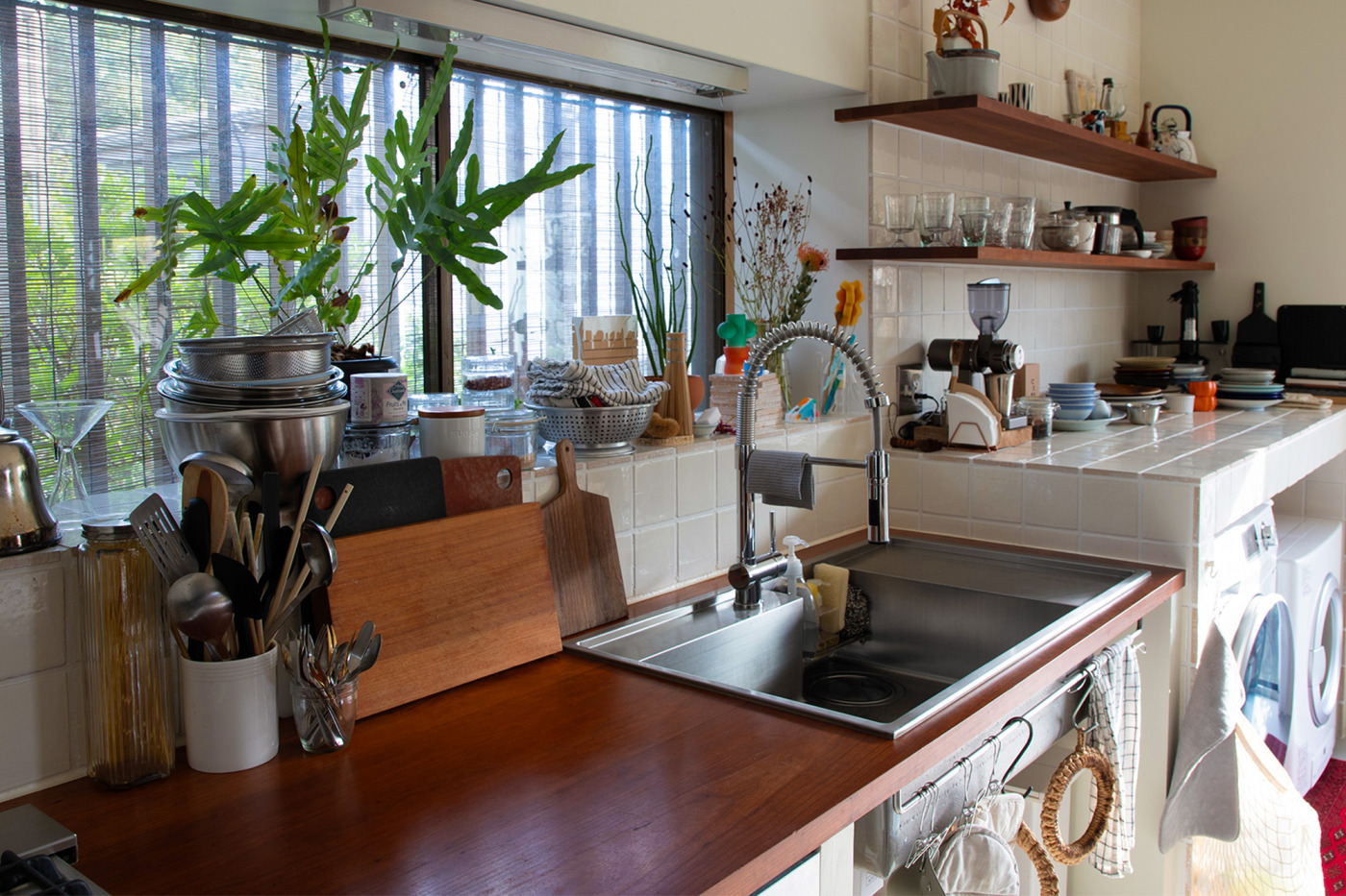 キッチン天板、​実際に​使ってみて​どう？素材別にリアルな使用感とお手入れ事情を徹底レポート30