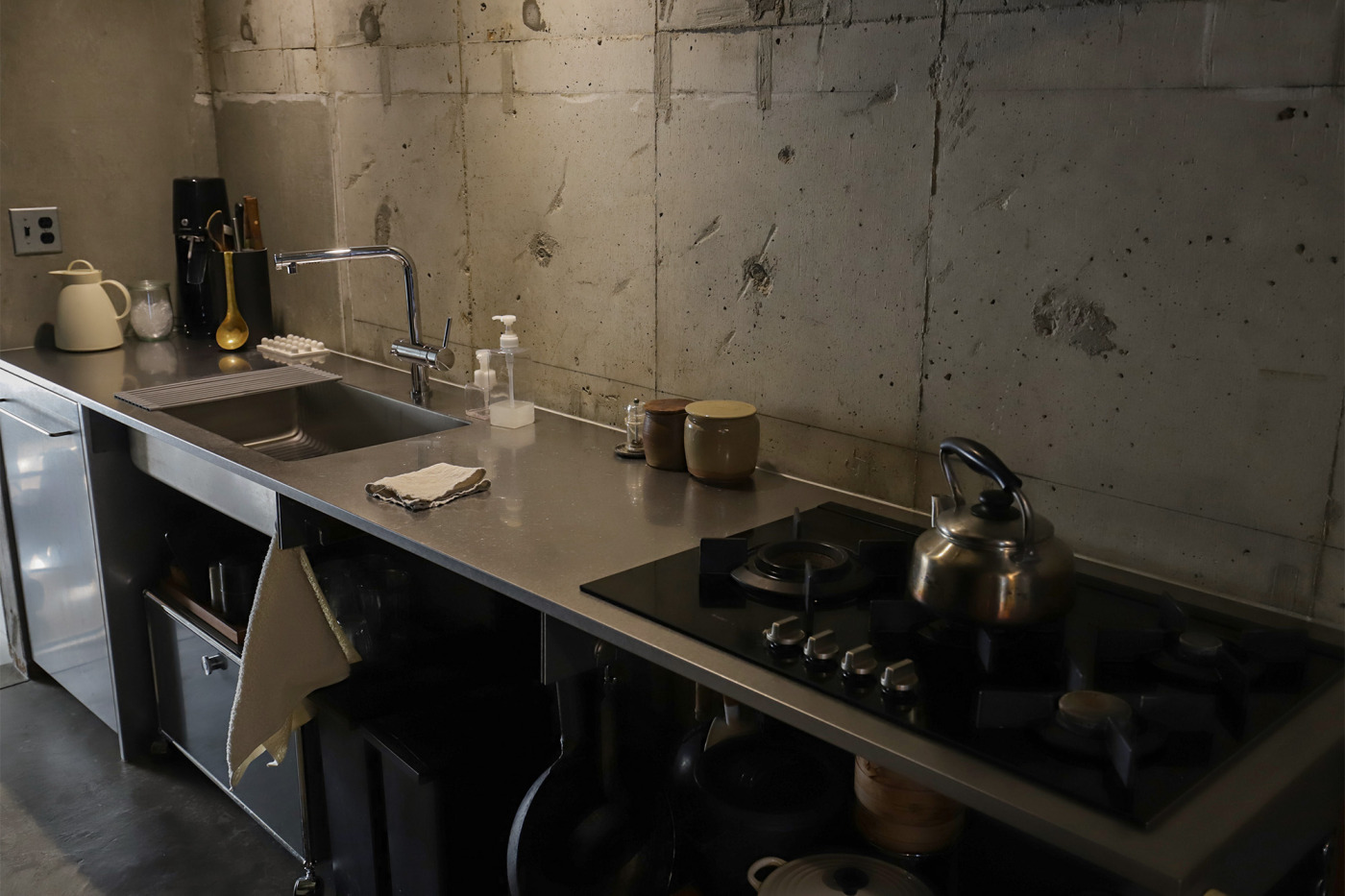 キッチン天板、​実際に​使ってみて​どう？素材別にリアルな使用感とお手入れ事情を徹底レポート73