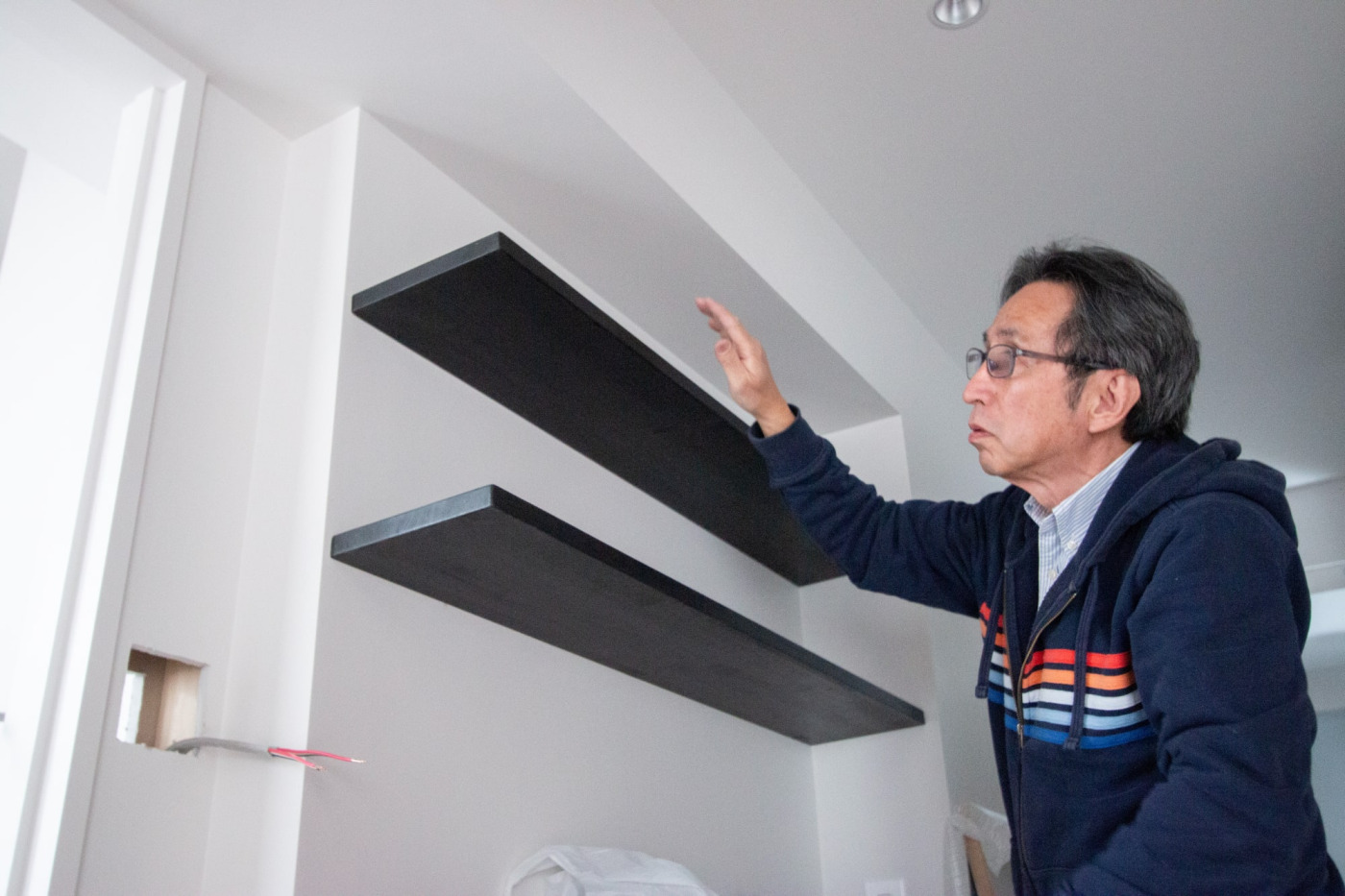 一丁あがり！「インロー」は、棚受けが表に露出せず、すっきりとした見た目の棚を実現できる方法。