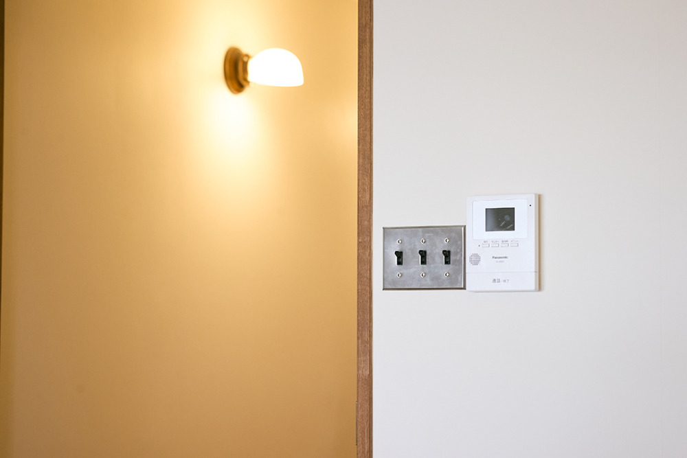 ユニークな仕上げが織りなす、創作的ミッドセンチュリー Vol.21