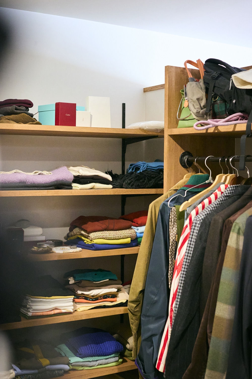 ユニークな仕上げが織りなす、創作的ミッドセンチュリー Vol.8