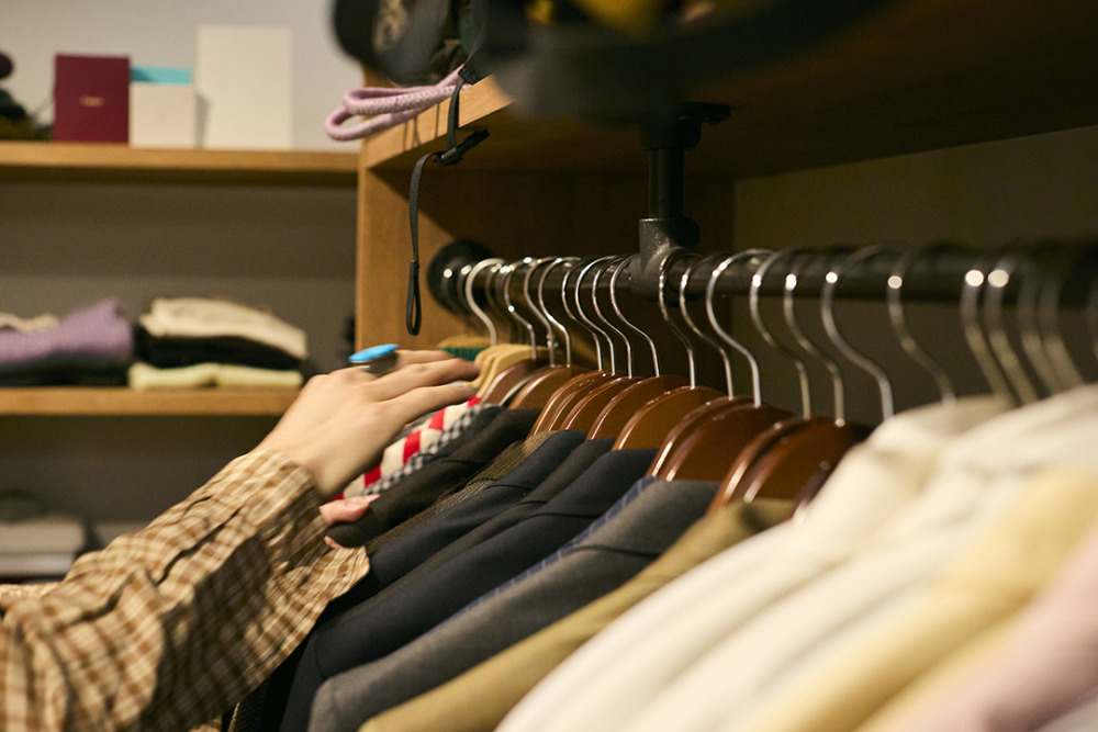 ユニークな仕上げが織りなす、創作的ミッドセンチュリー Vol.9