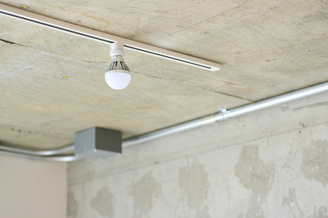 ユニークな仕上げが織りなす、創作的ミッドセンチュリー Vol.6