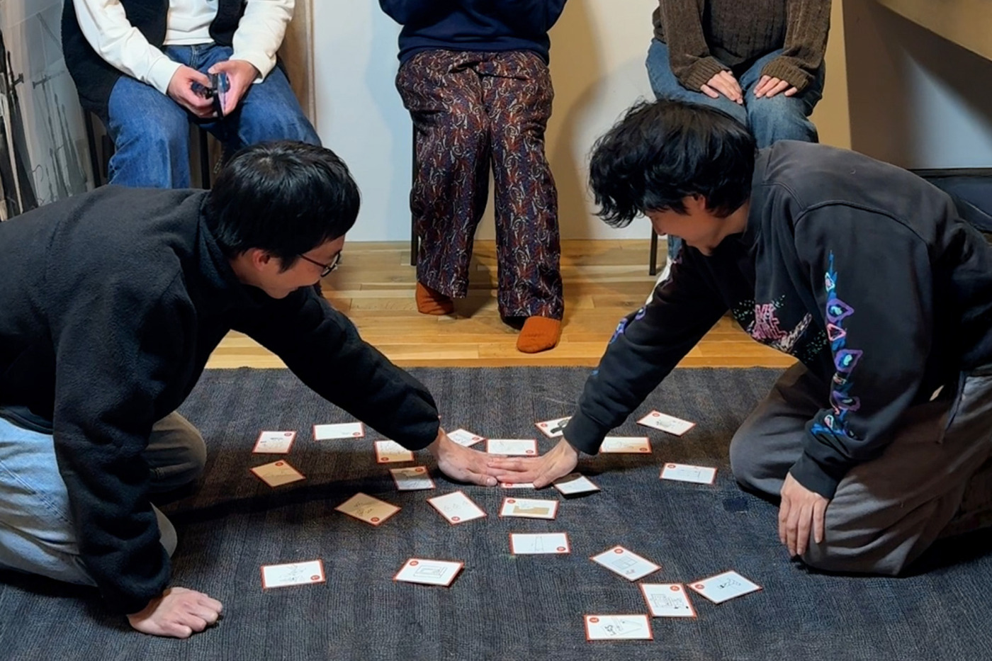 ゴミ箱どこに置いてる？カーテンって必要？日常の小さな疑問から、すこしだけ自分の見方が広がるラヂオです。15