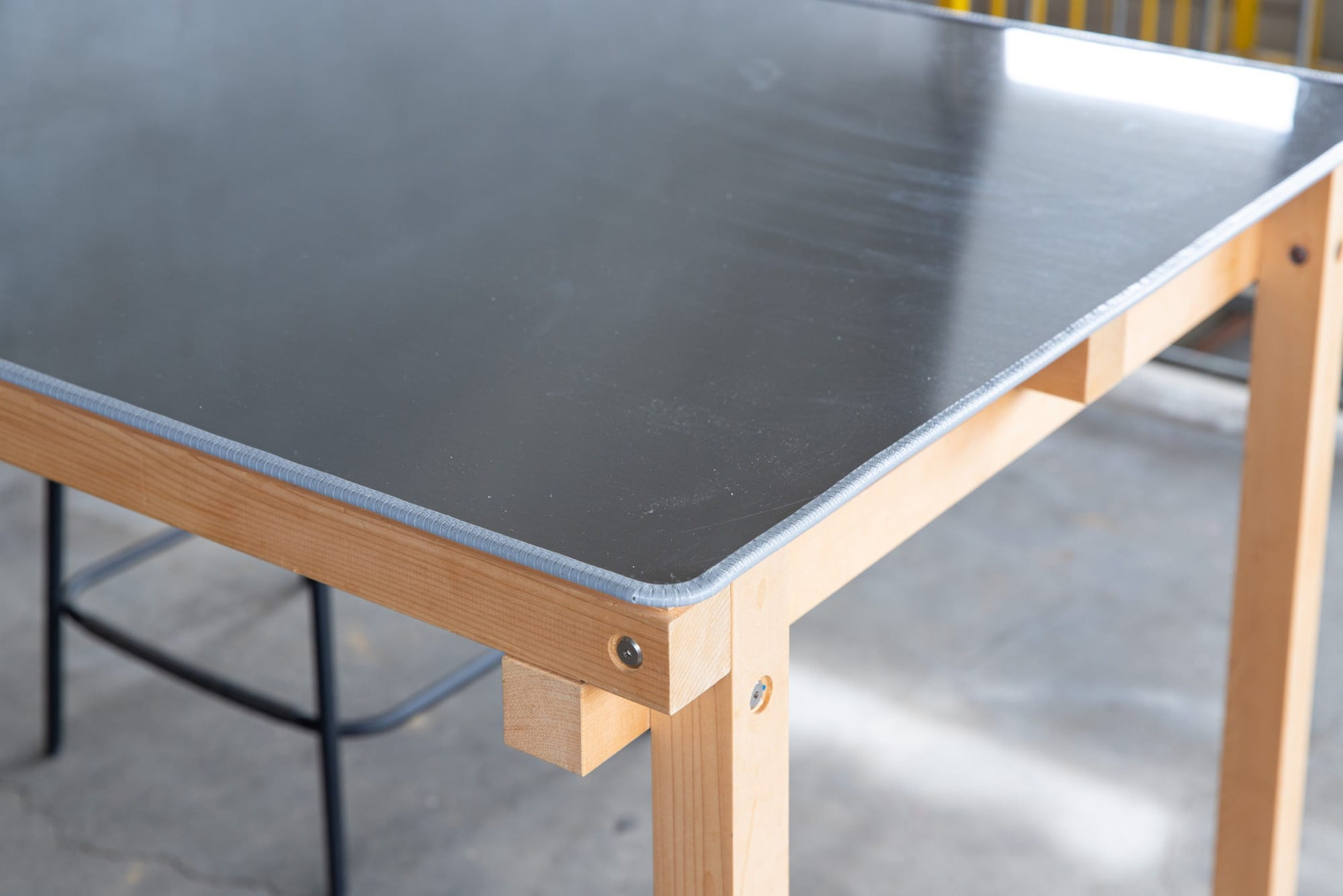 日常の延長にあるセカンドハウス。倉庫リノベと車DIYで育む「家族と個人」のいい関係。5