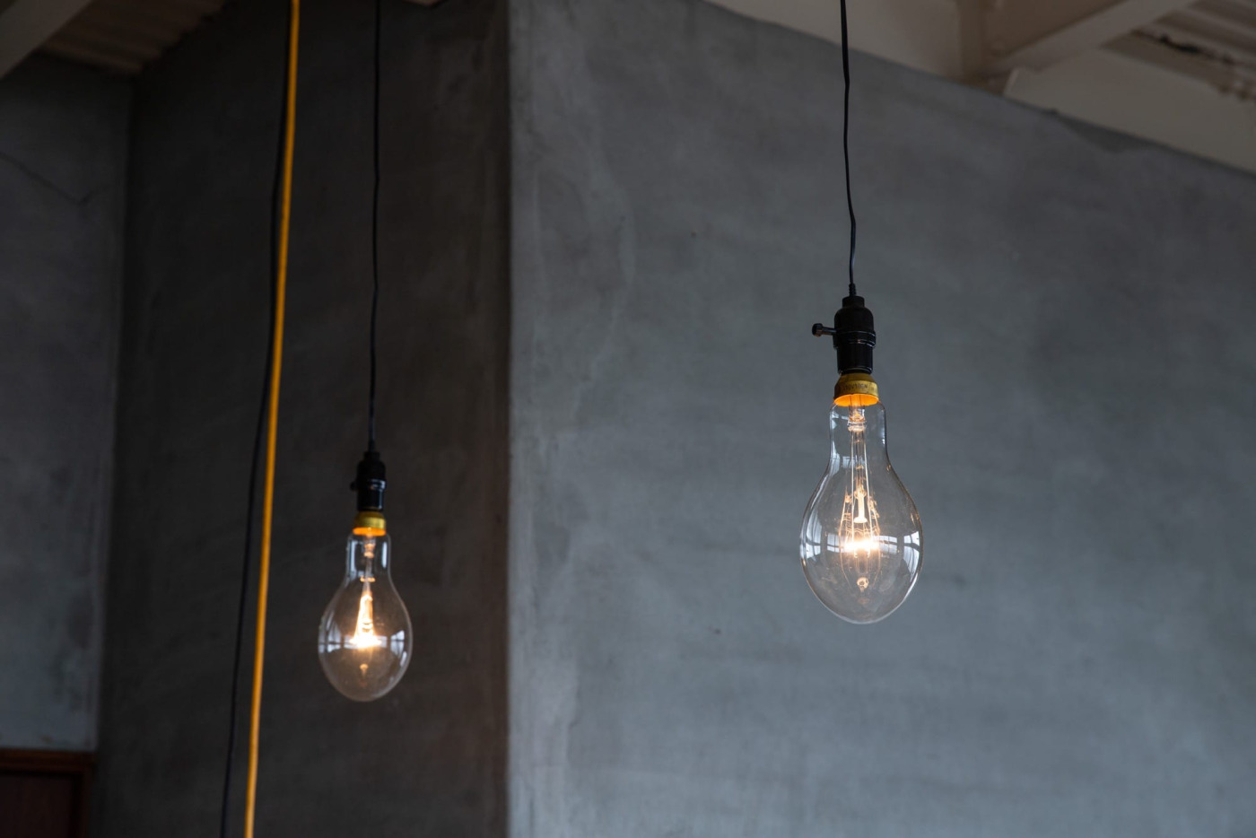 日常の延長にあるセカンドハウス。倉庫リノベと車DIYで育む「家族と個人」のいい関係。9