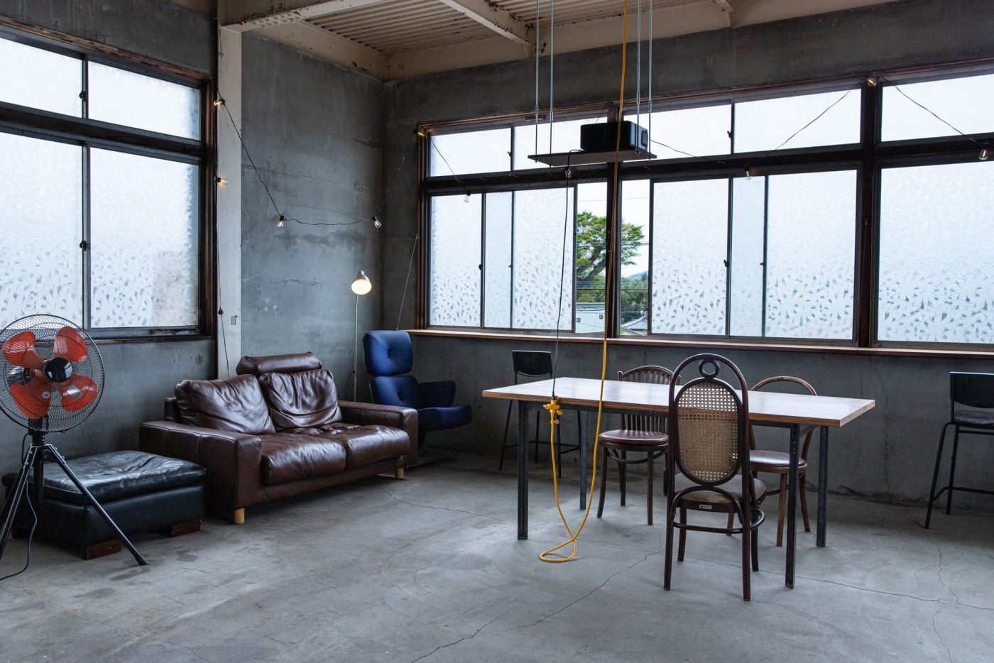 日常の延長にあるセカンドハウス。倉庫リノベと車DIYで育む「家族と個人」のいい関係。13