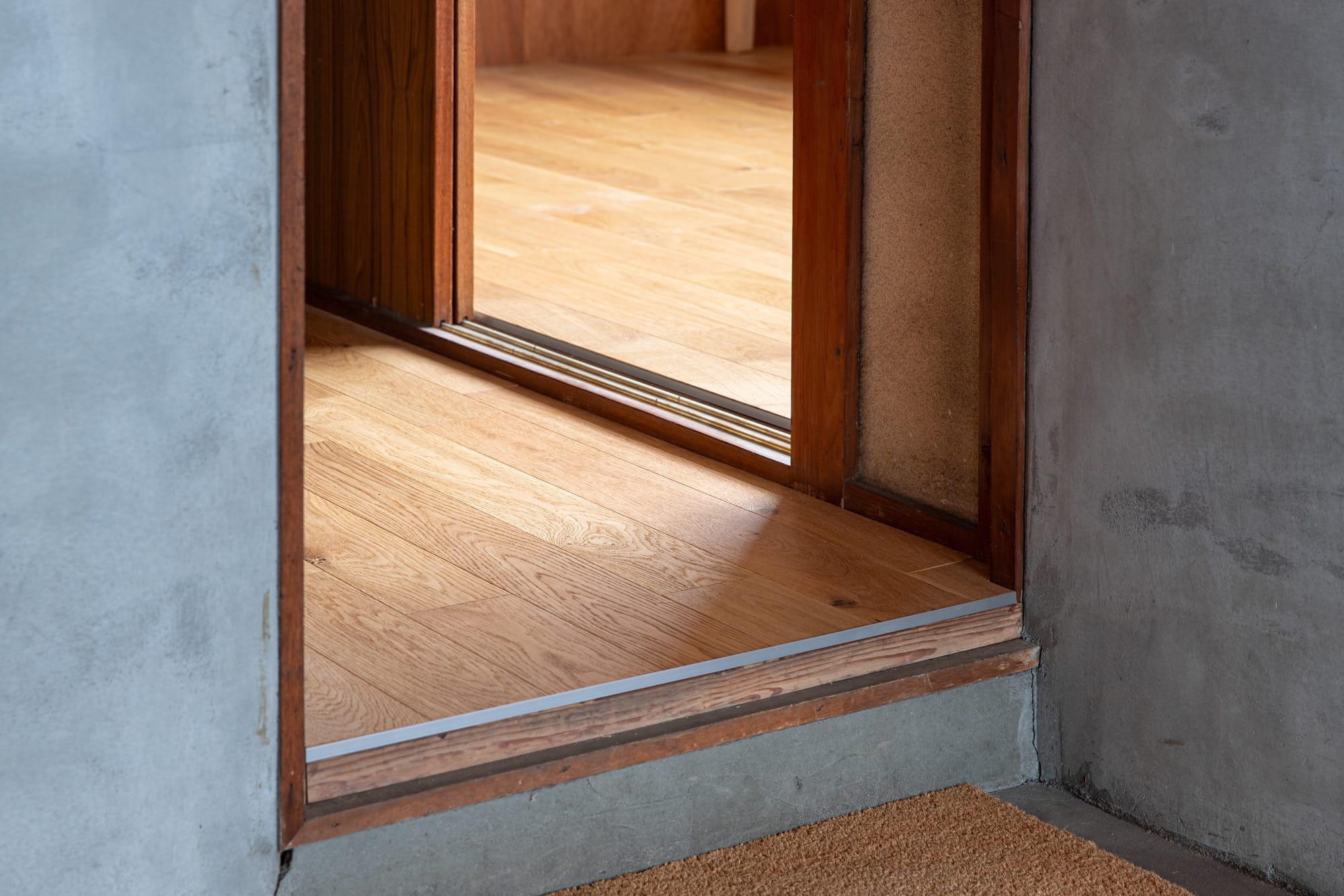 「完璧」より「アドリブ」？古い倉庫兼住居を、1年かけて改装した秘密基地DIY Vol.14