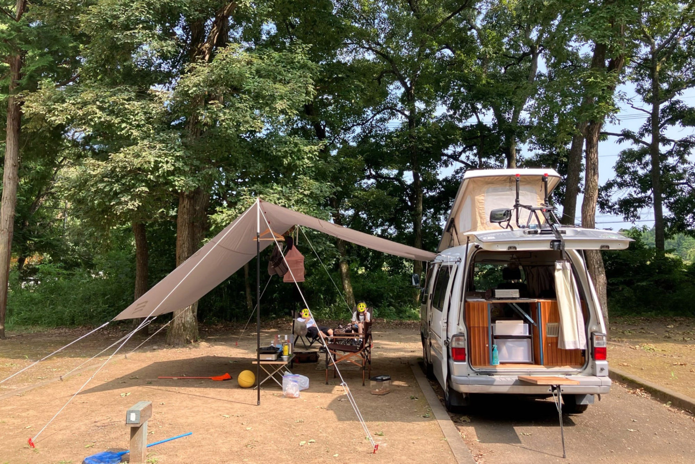 家族でのキャンプをはじめ、愛犬との車中泊、会社の後輩とのフジロック。たくさんの思い出を乗せて走るこの車も、走行距離はもうすぐ30万kmの大台を迎えます。