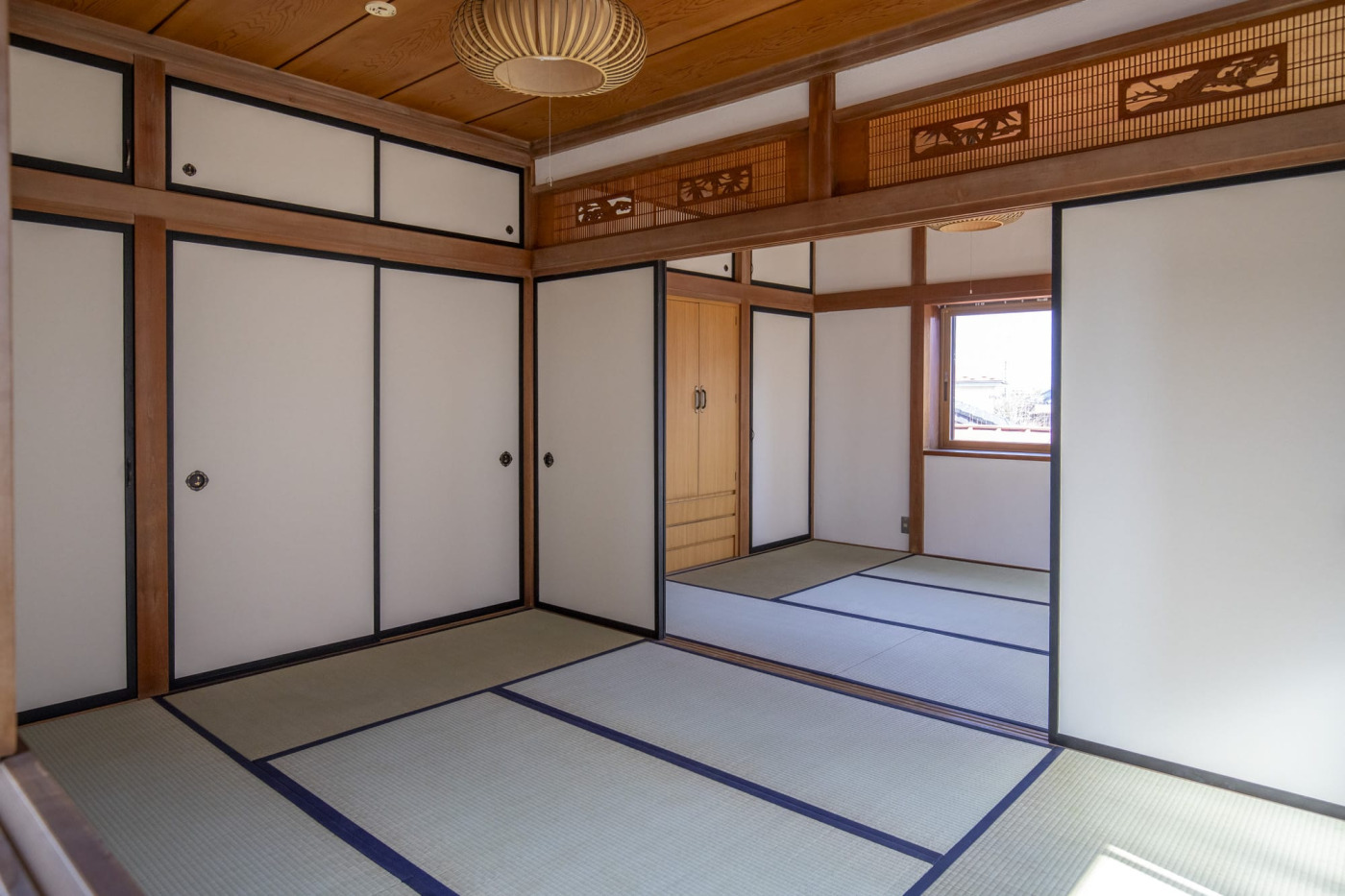 二間続いているので、分けても大きく一つで使っても。