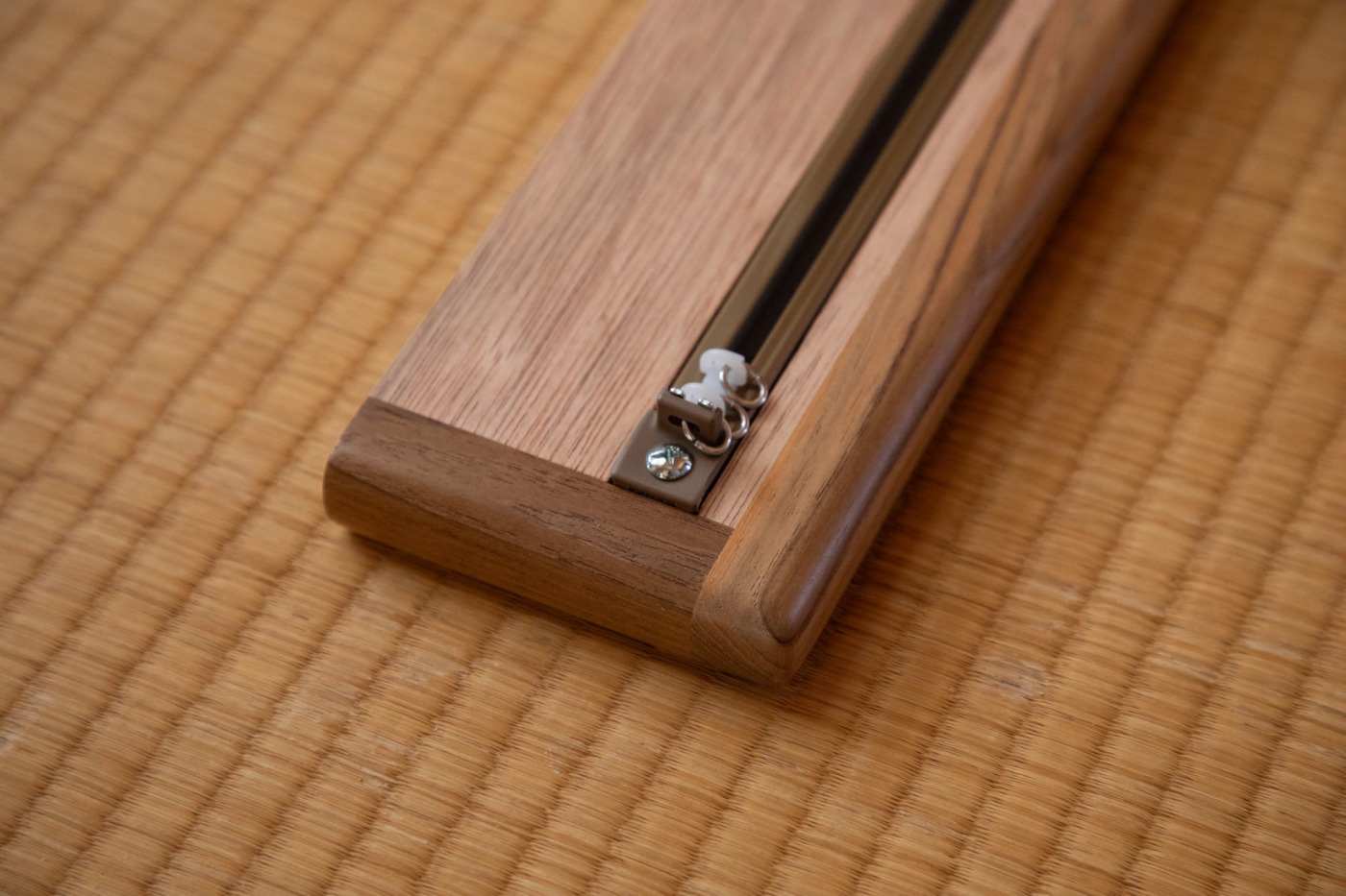 レールから端まで20mm。