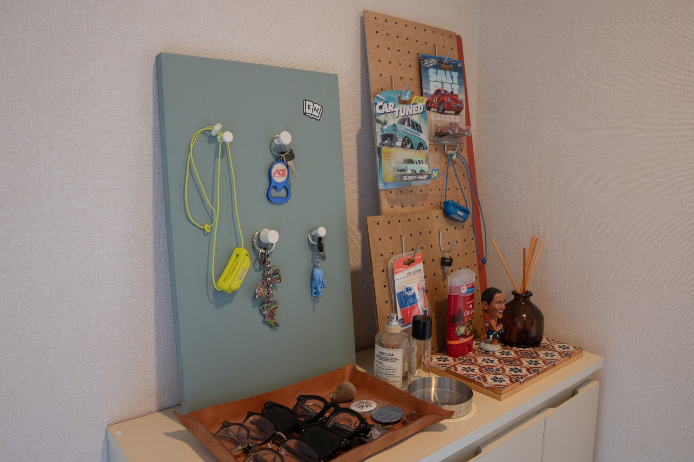 壁に穴を開けない「壁面収納DIY」。賃貸でもできる、立てかけ収納をつくってみた！112