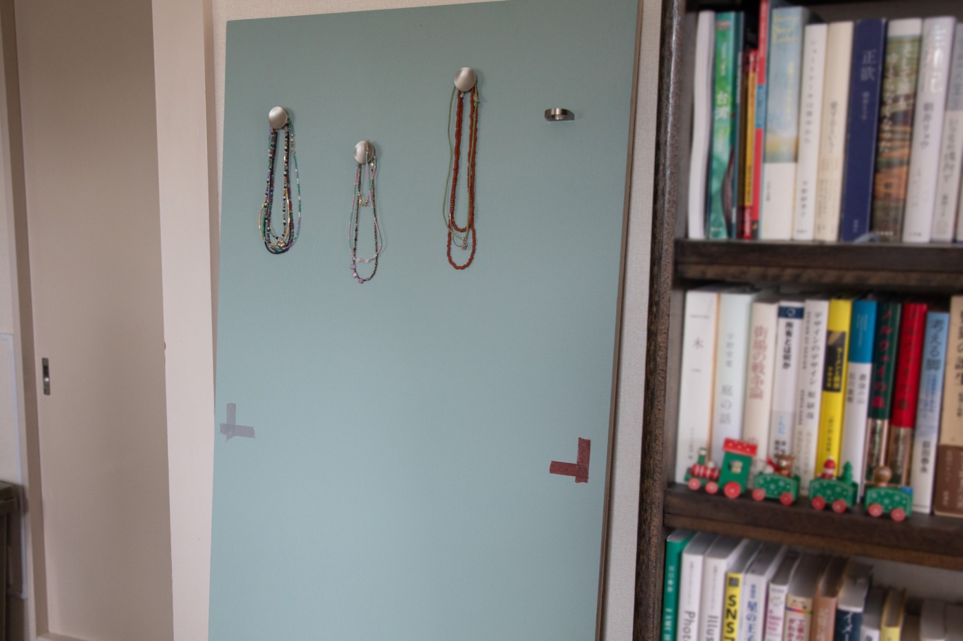 壁に穴を開けない「壁面収納DIY」。賃貸でもできる、立てかけ収納をつくってみた！71