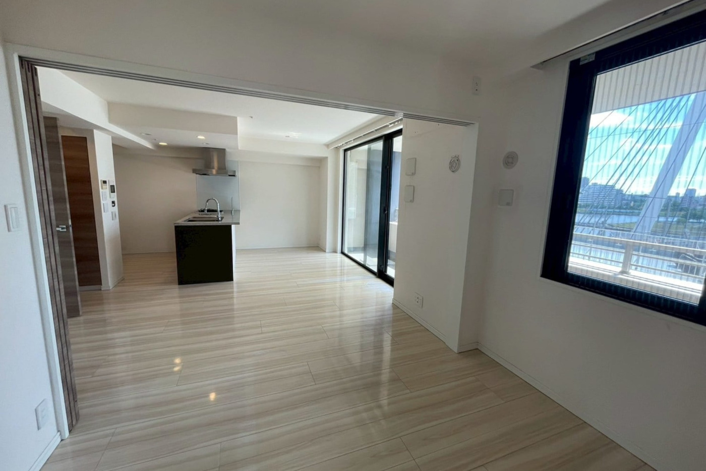 間取りや設備を替えなくても、空間の質は変えられる。築11年マンションを、“足す・引く・整える”でアップデート1