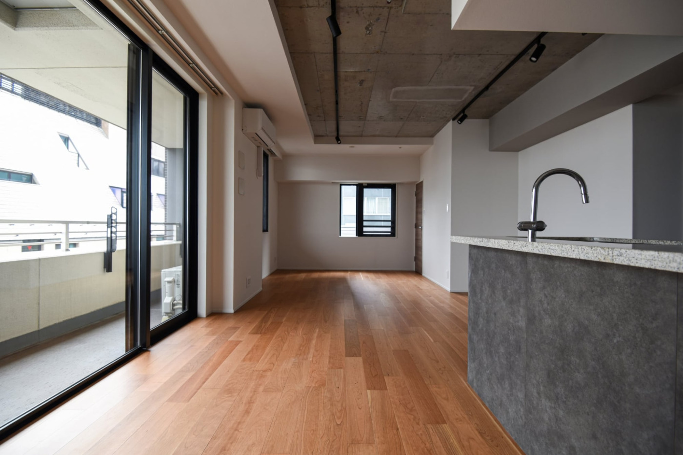 間取りや設備を替えなくても、空間の質は変えられる。築11年マンションを、“足す・引く・整える”でアップデート3