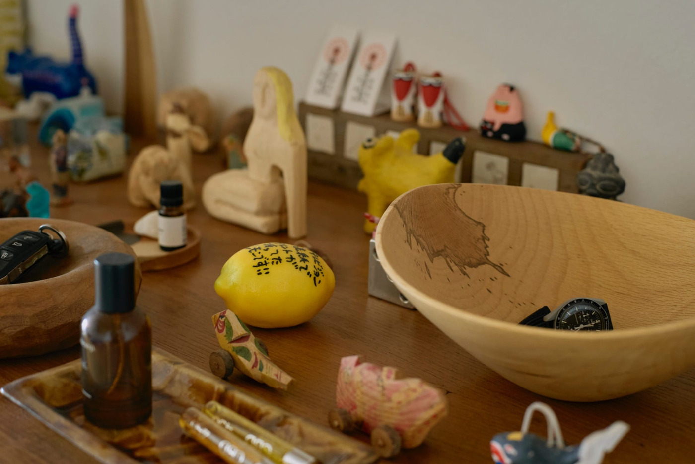 「民藝品×ポストモダン」を軽やかにミックス。愛すべき蒐集品と共に暮らすための住まい19