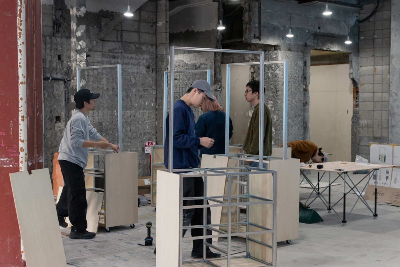 ほぼ日主催「生活のたのしみ展」の展示ブース施工には、コーポレートチームのメンバーの姿も